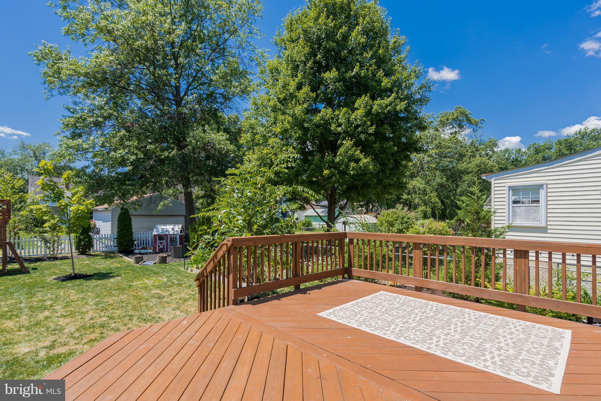 LAUREL - Residential