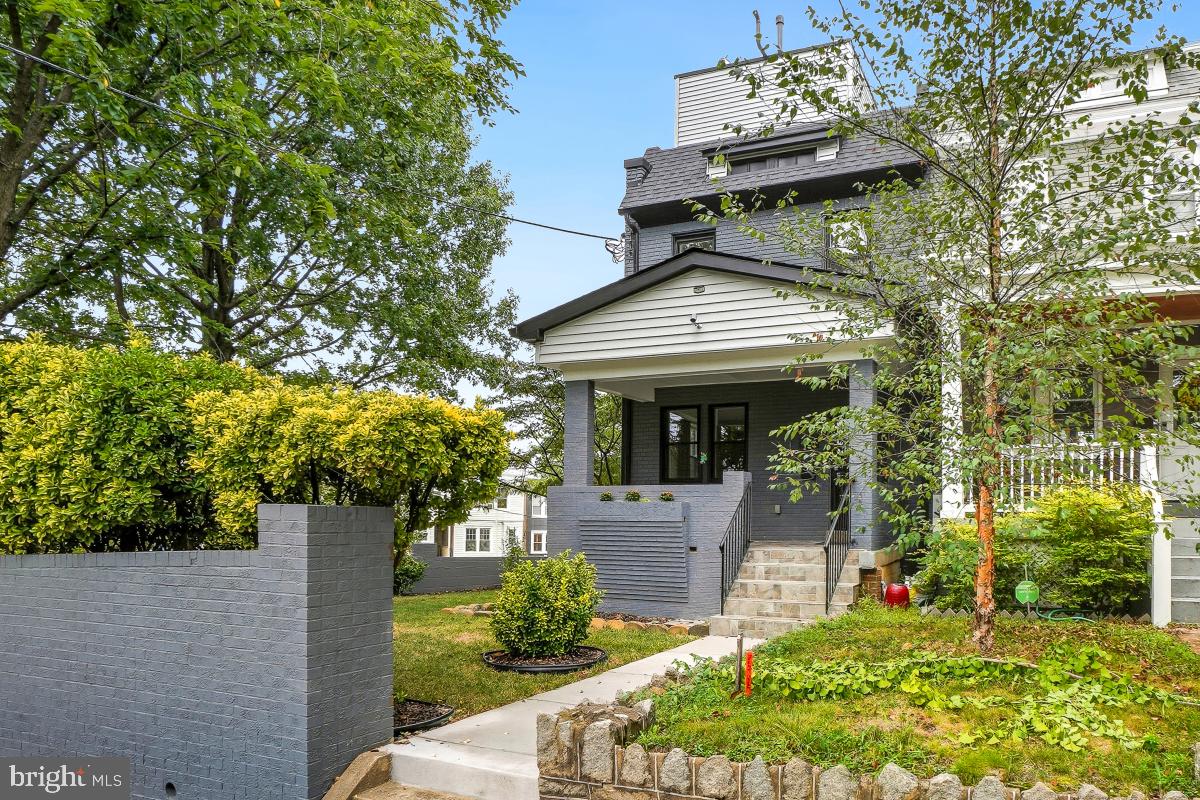 461 DELAFIELD PLACE NW