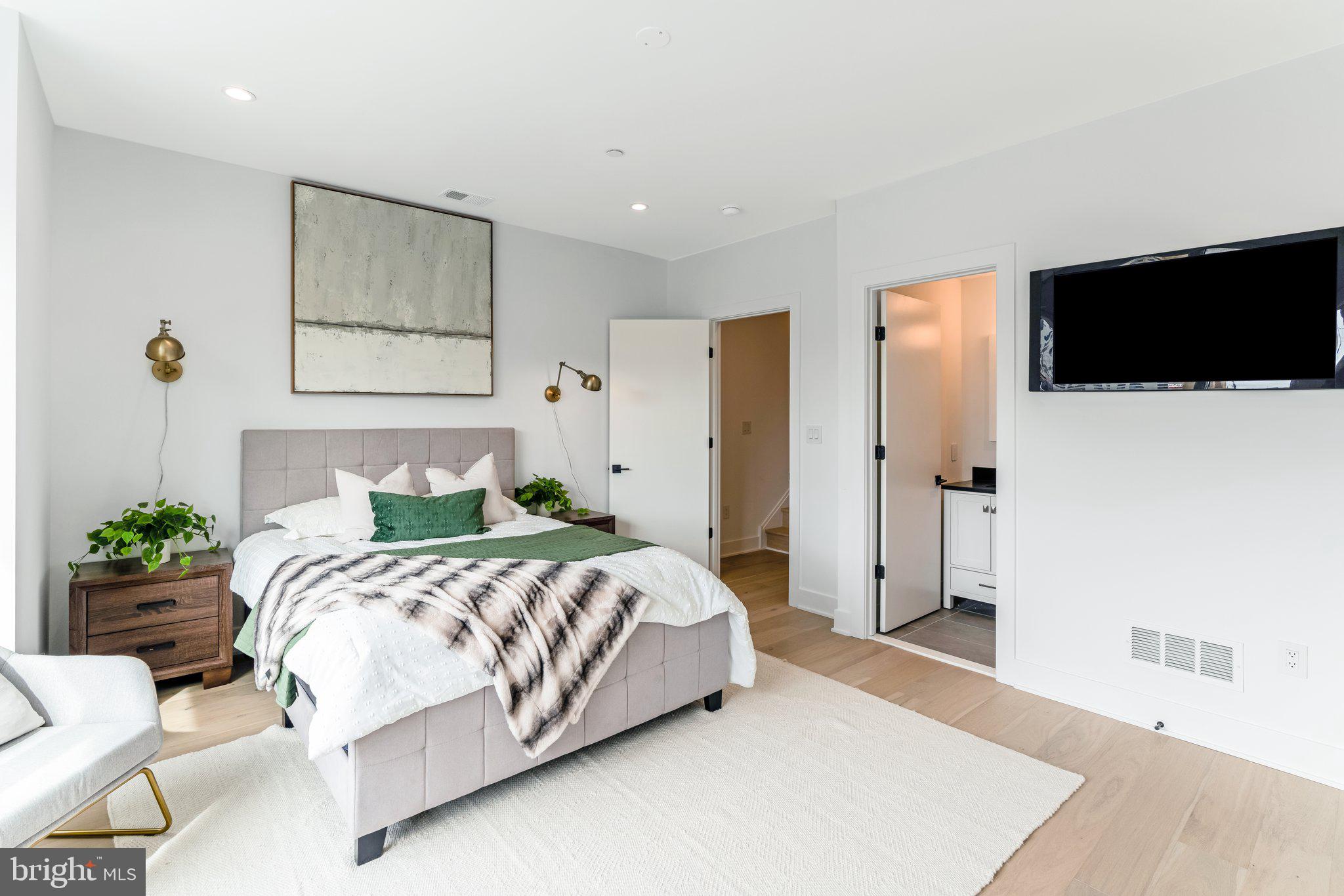 CENTER CITY - Residential