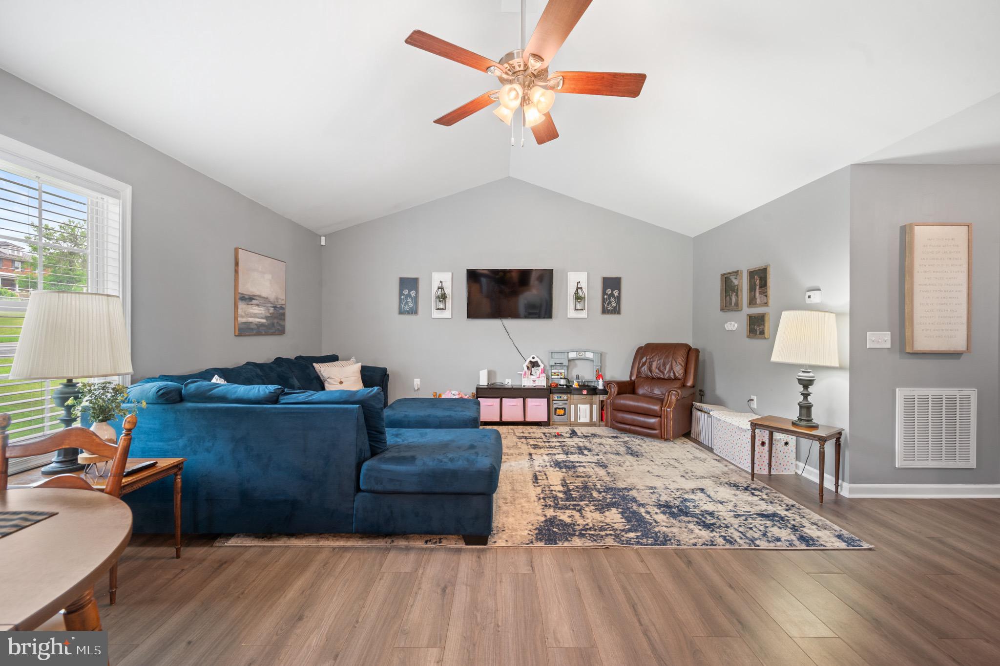 THE VINEYARDS - Residential