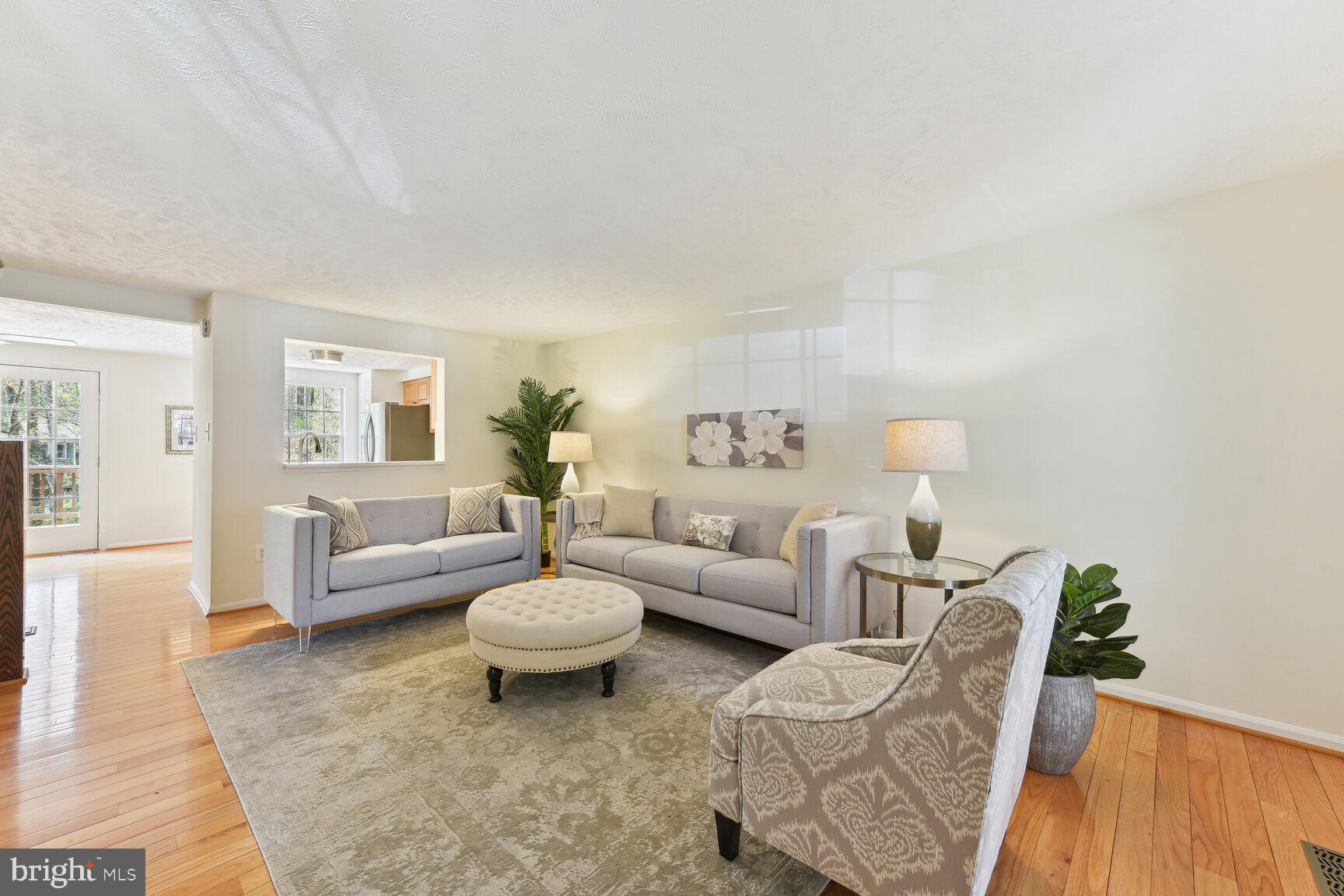 RESTON - Residential