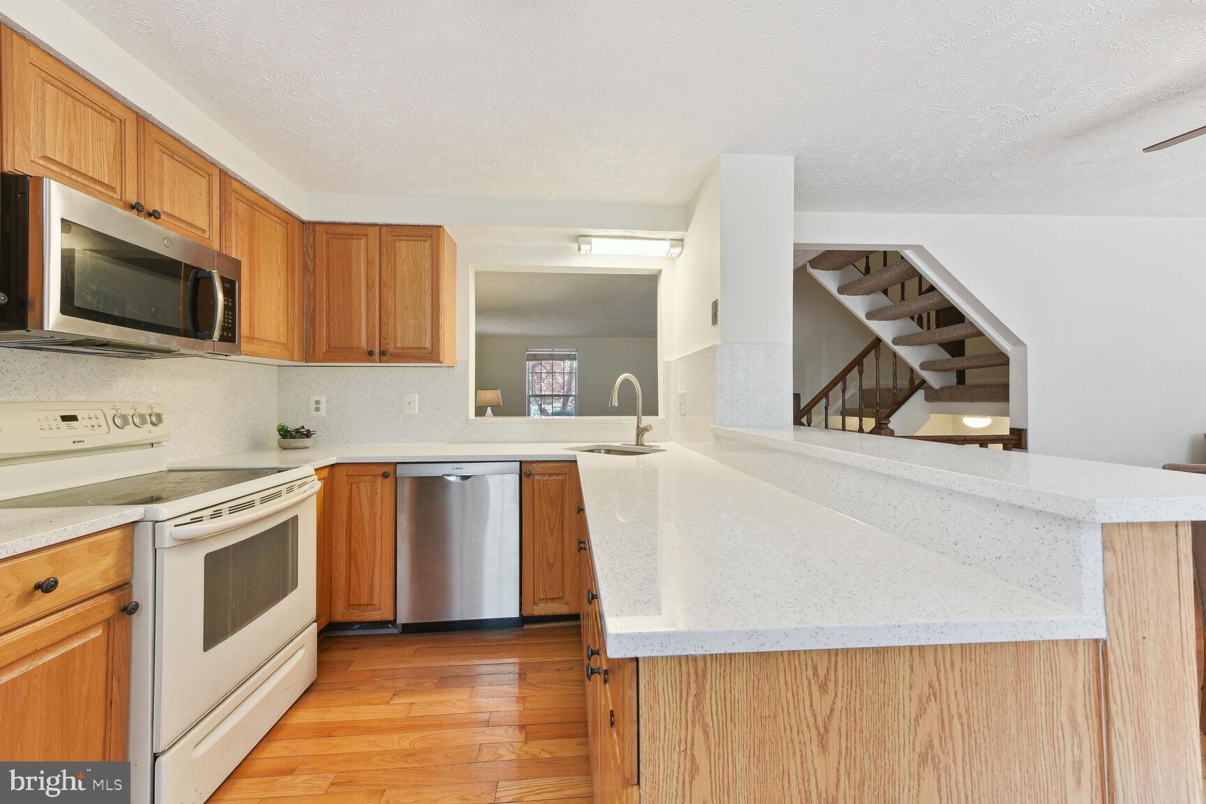 RESTON - Residential