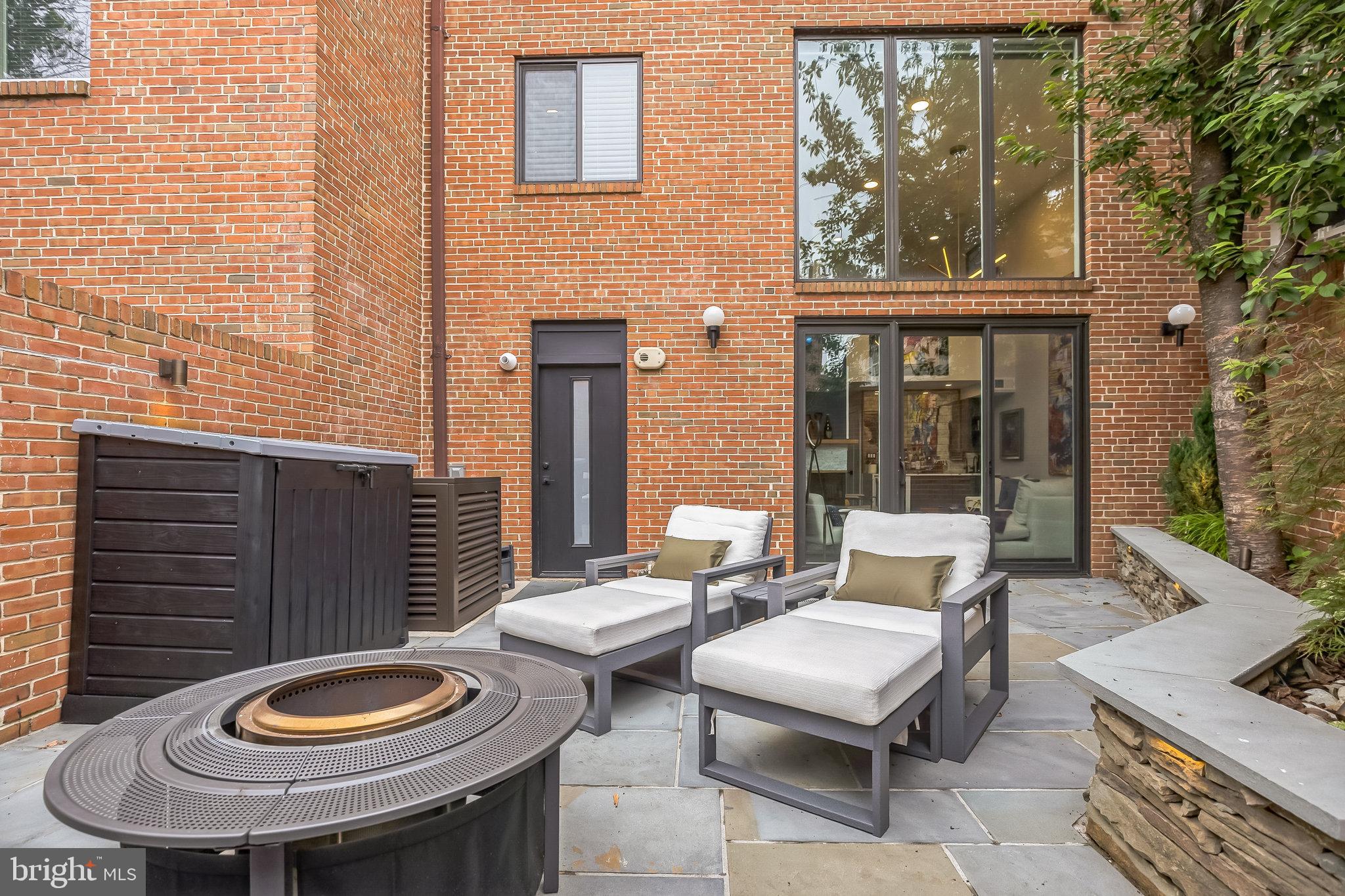 SOCIETY HILL - Residential