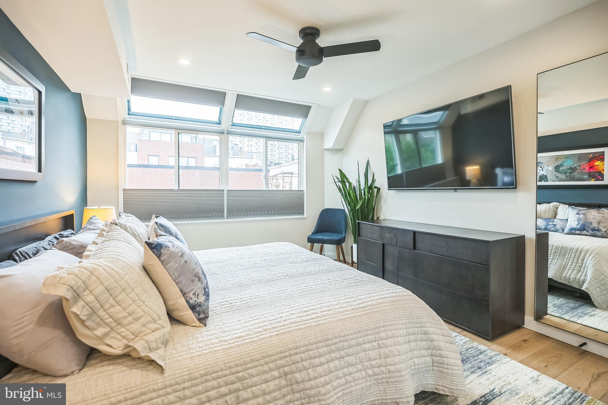 SOCIETY HILL - Residential