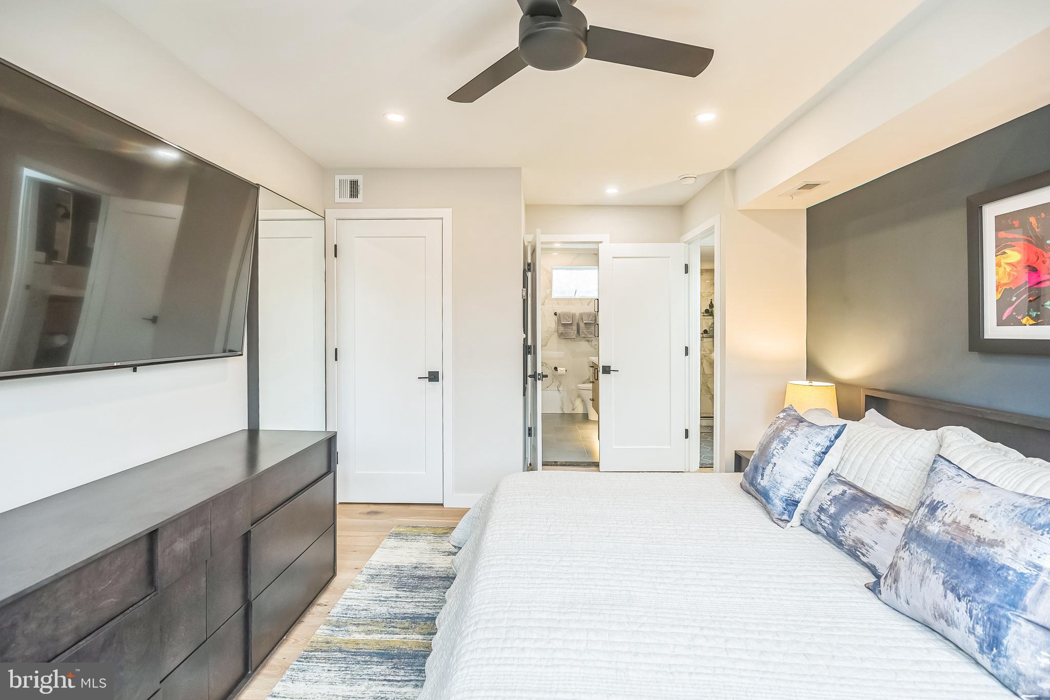 SOCIETY HILL - Residential