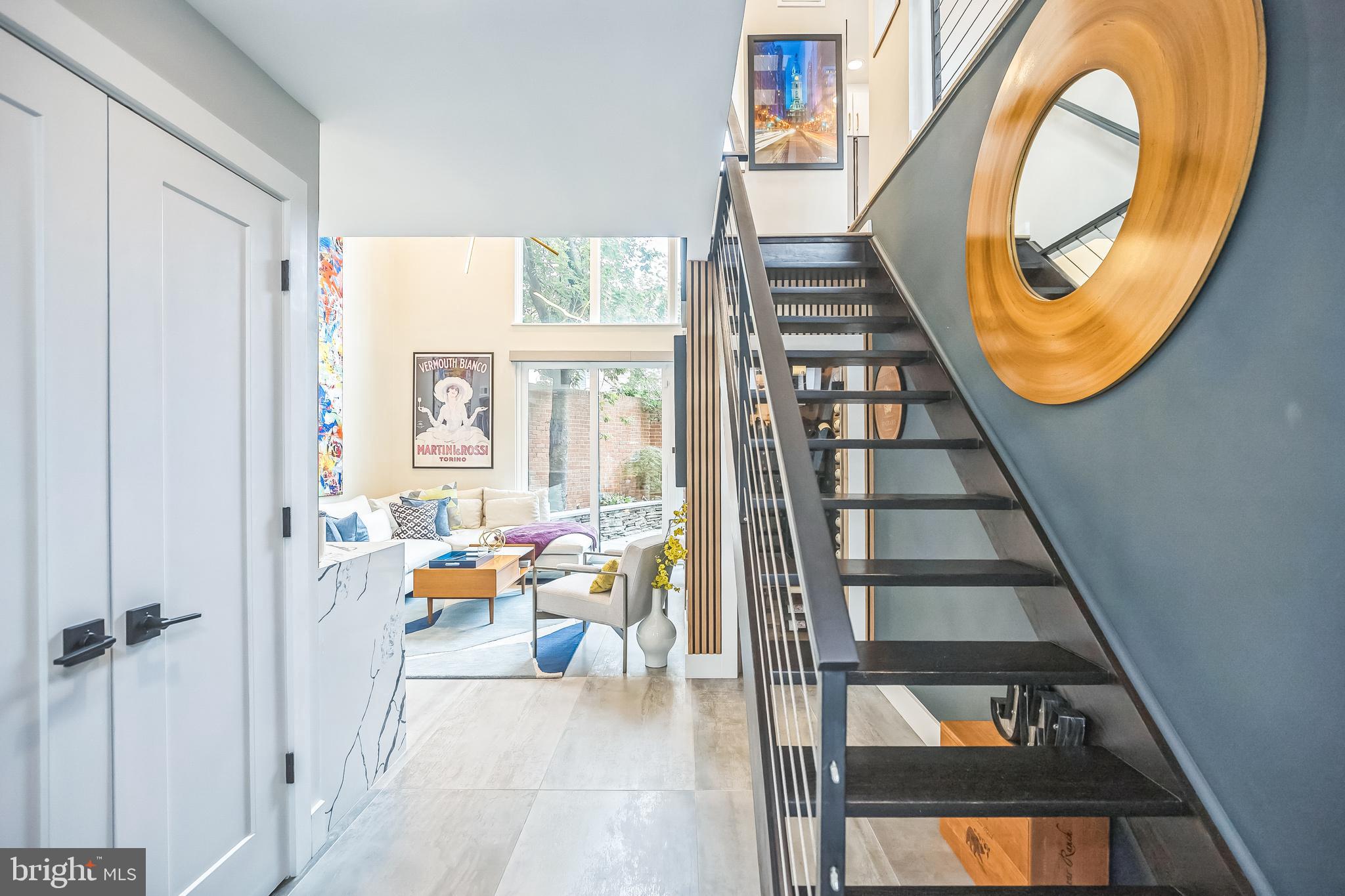 SOCIETY HILL - Residential