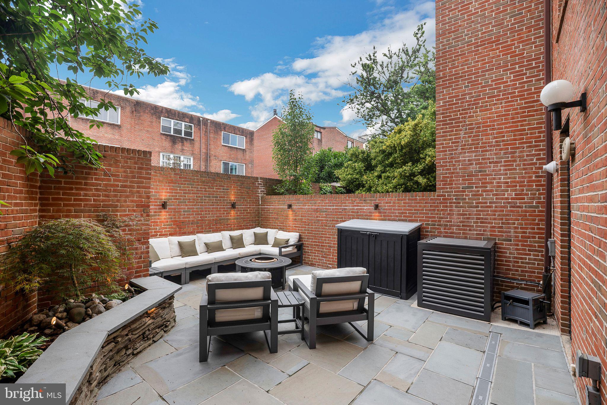 SOCIETY HILL - Residential