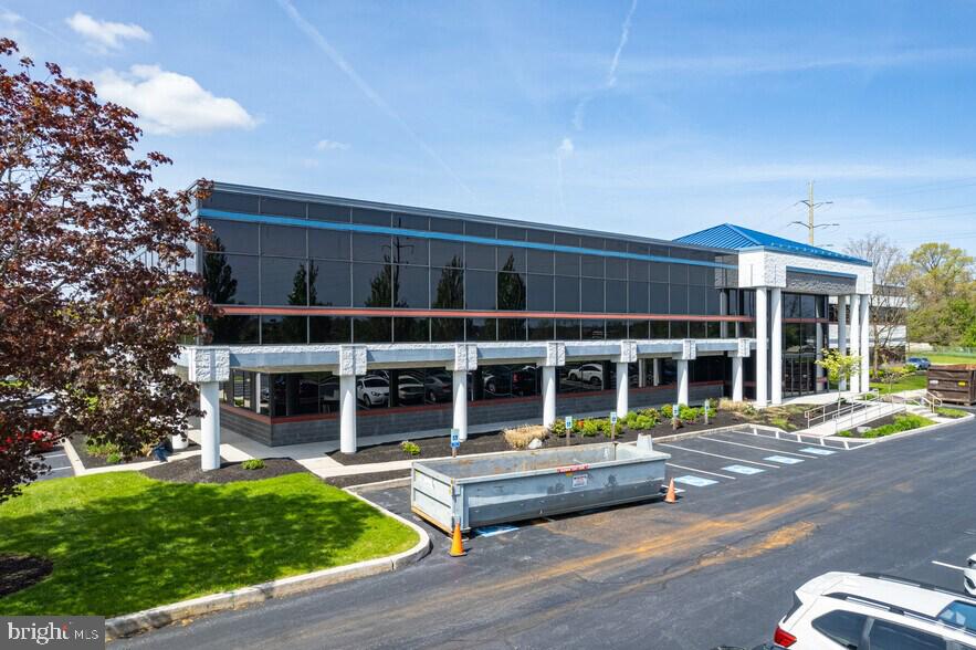 ROSSMOYNE - Commercial Lease