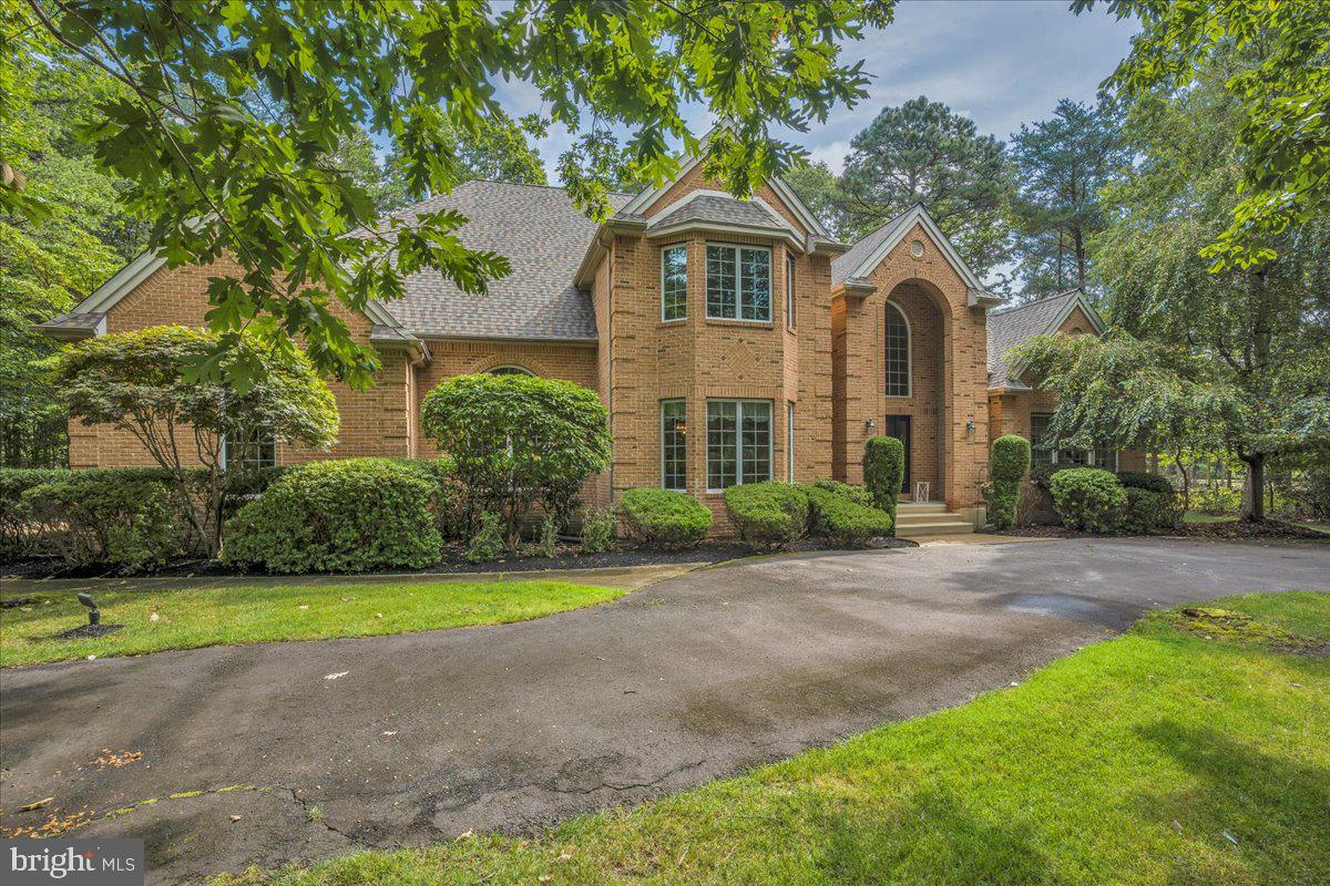 2 CARLY COURT