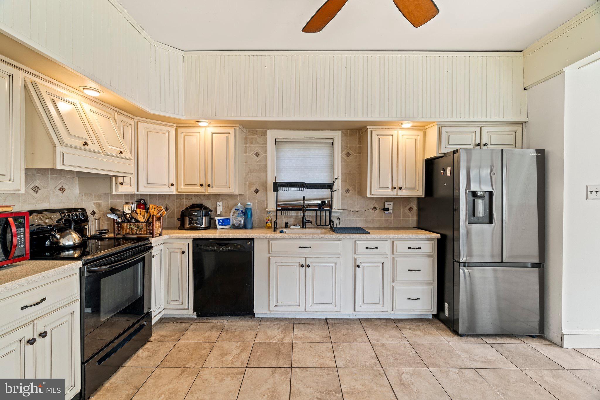 ELKINS PARK - Residential