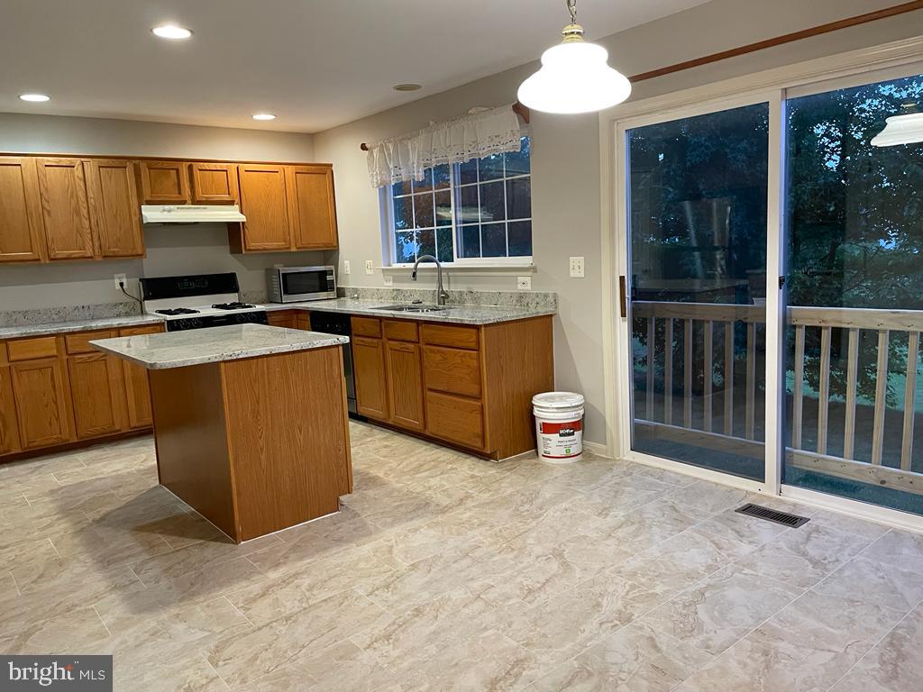 ONE LOUDOUN - Residential Lease