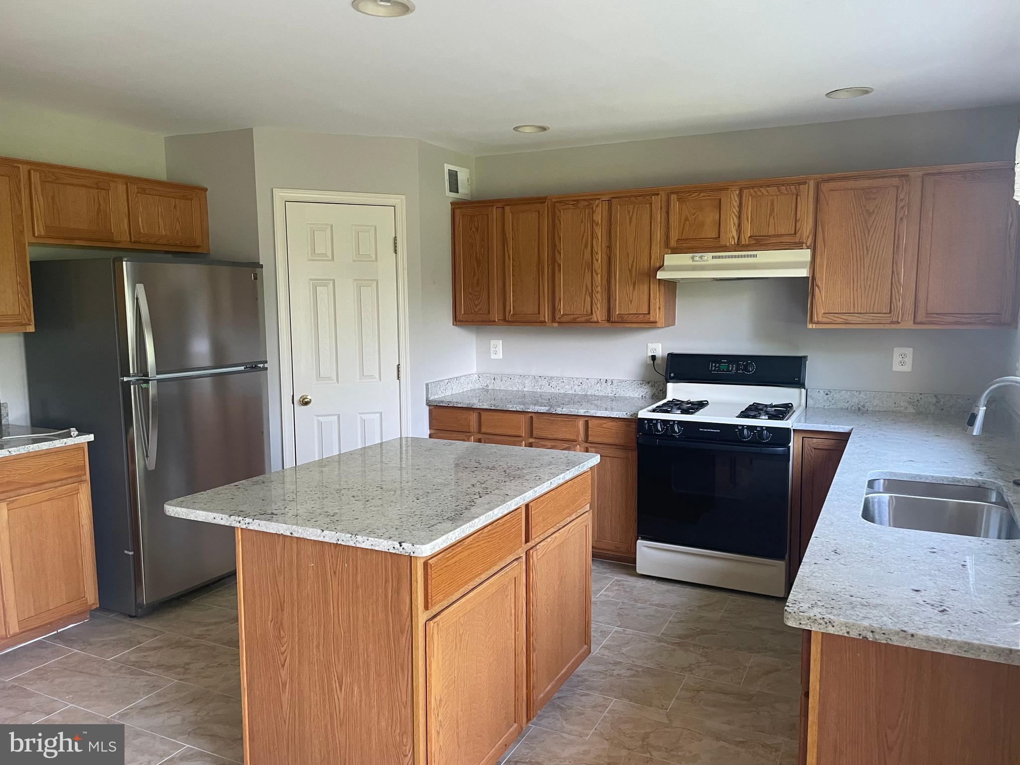 ONE LOUDOUN - Residential Lease