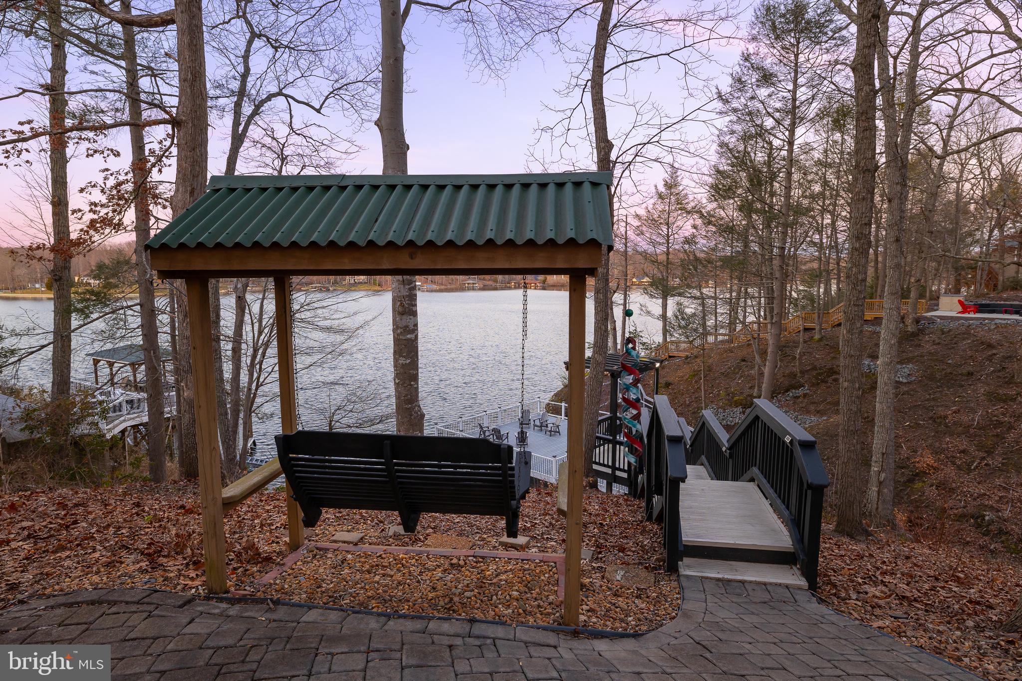 TALL PINES - Residential