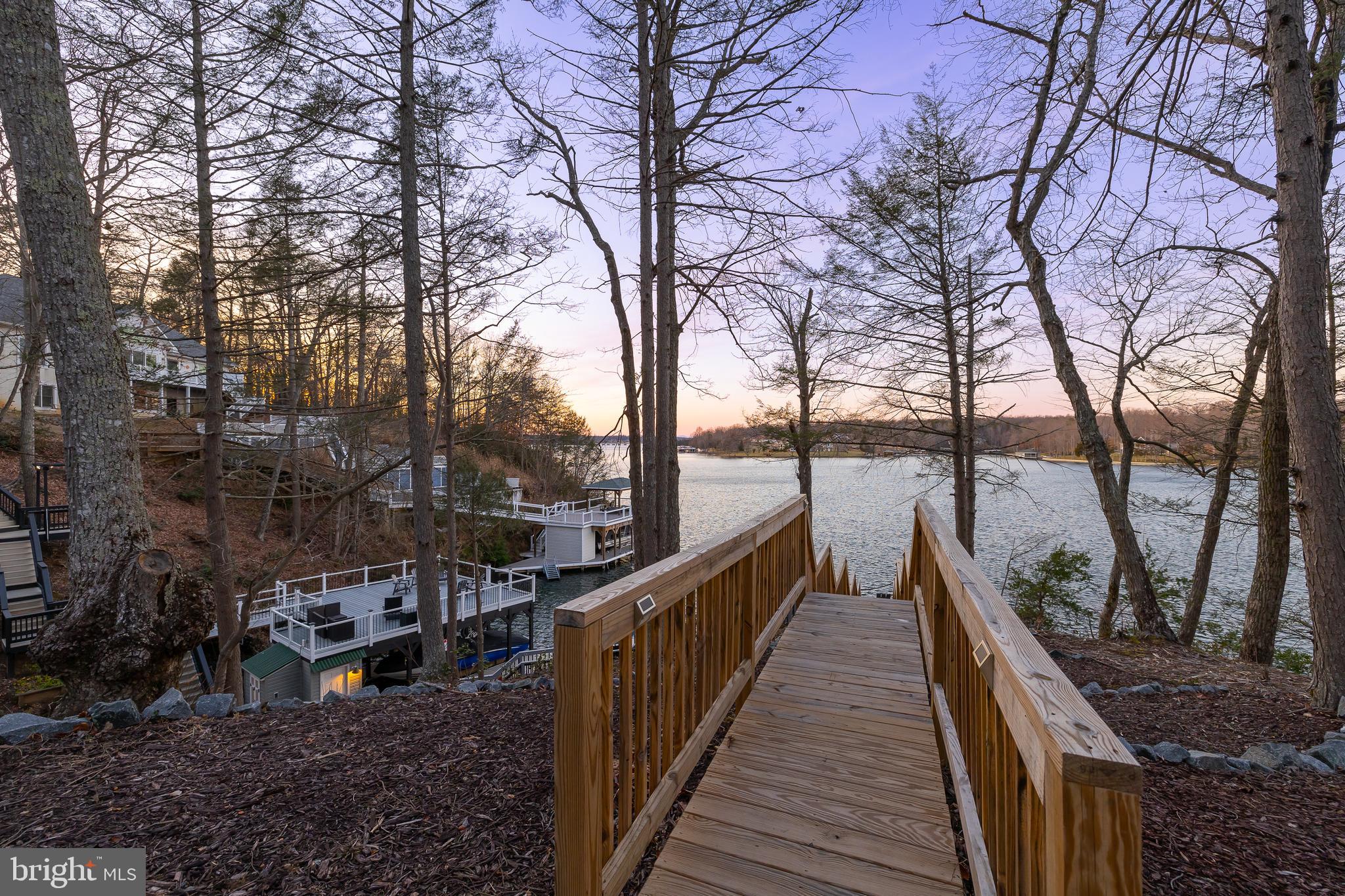 TALL PINES - Residential