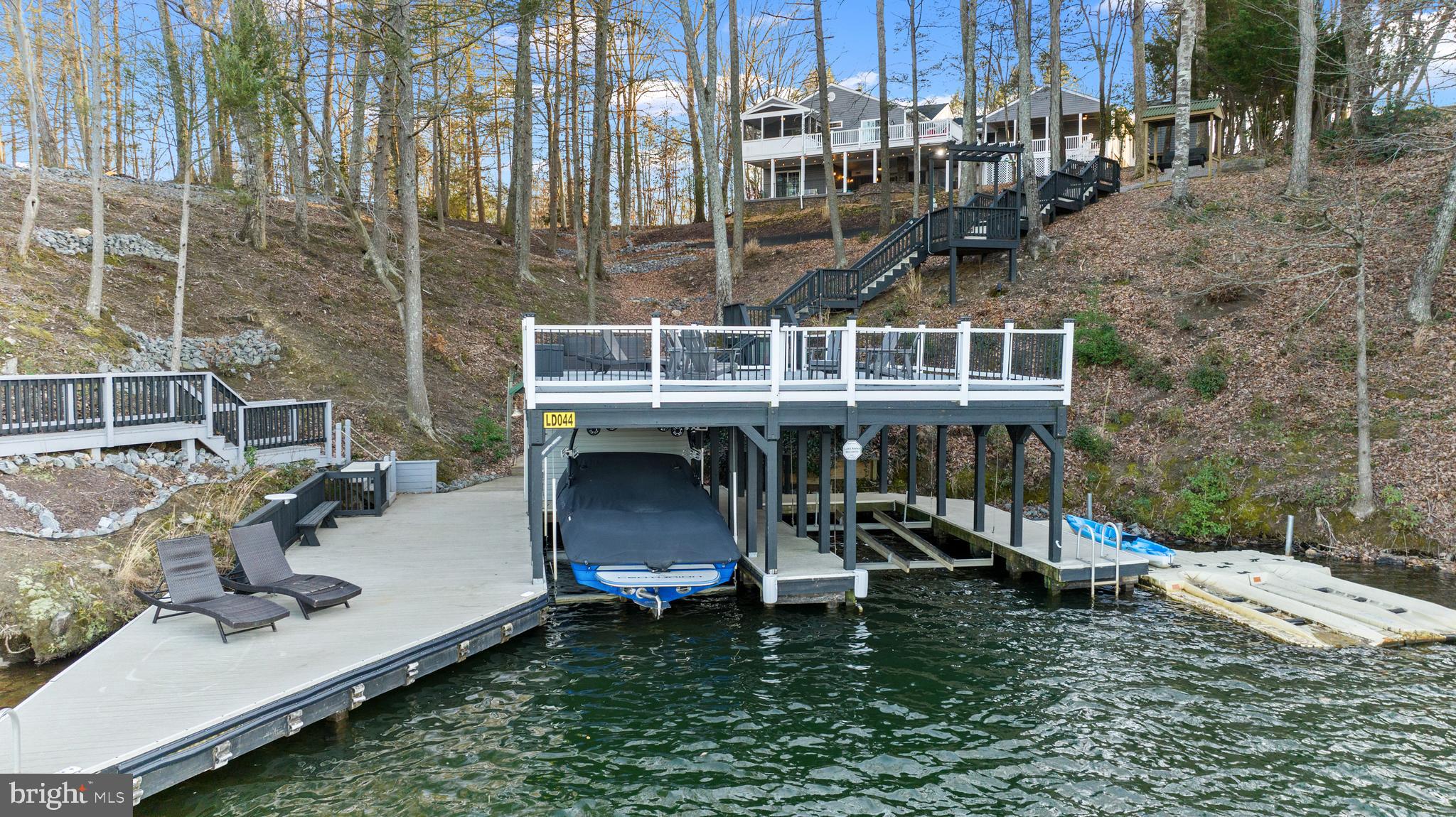 TALL PINES - Residential