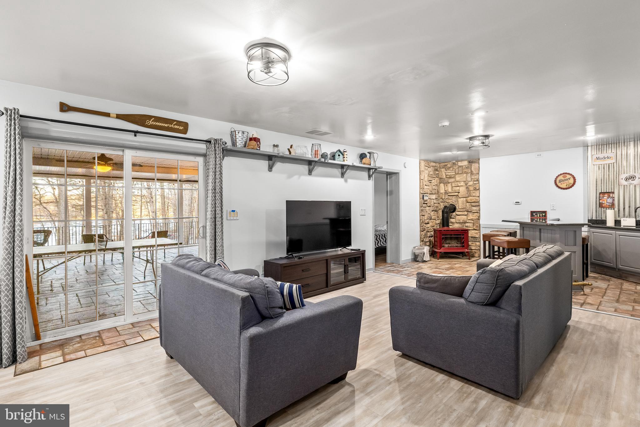 TALL PINES - Residential