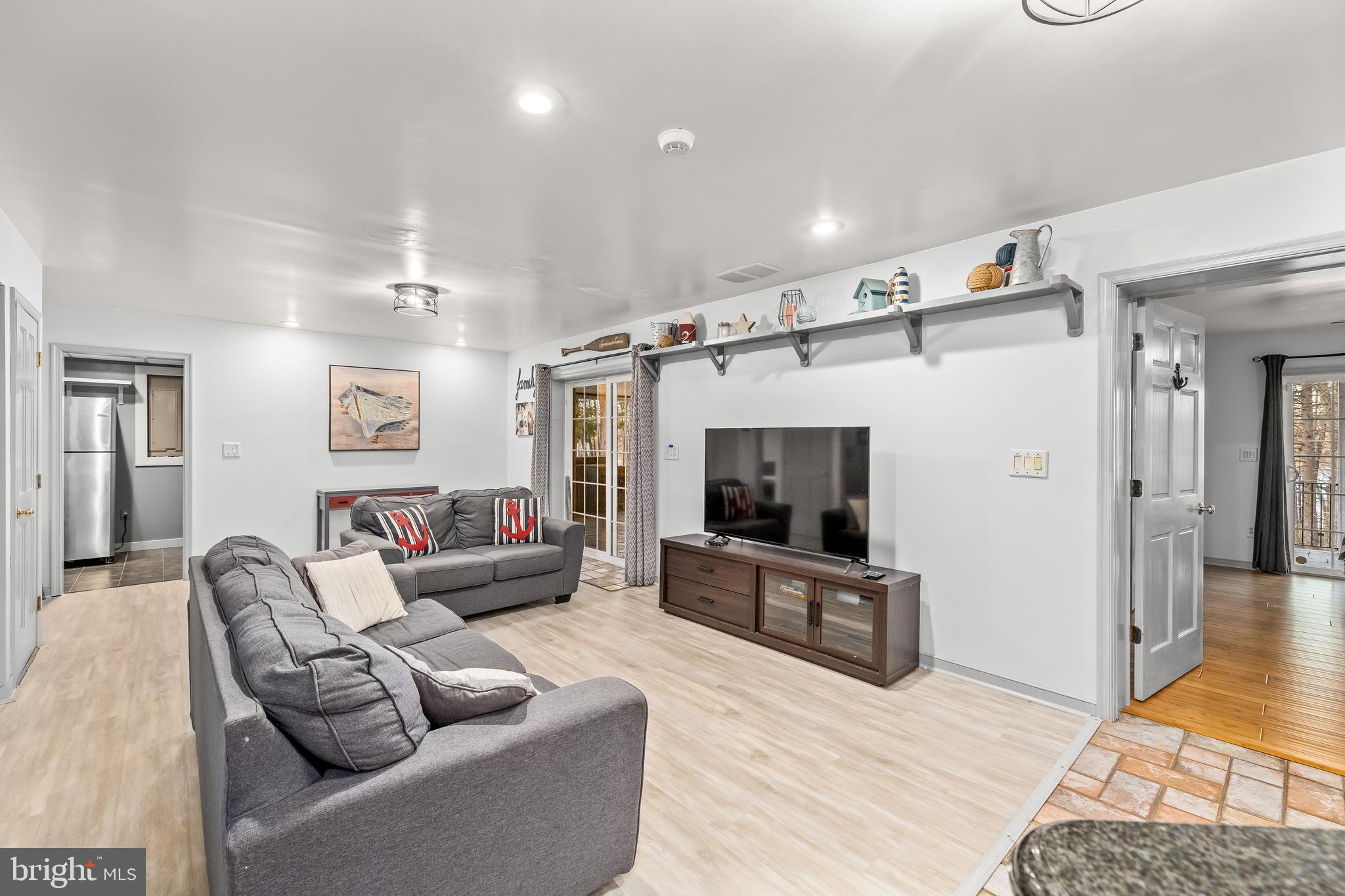 TALL PINES - Residential