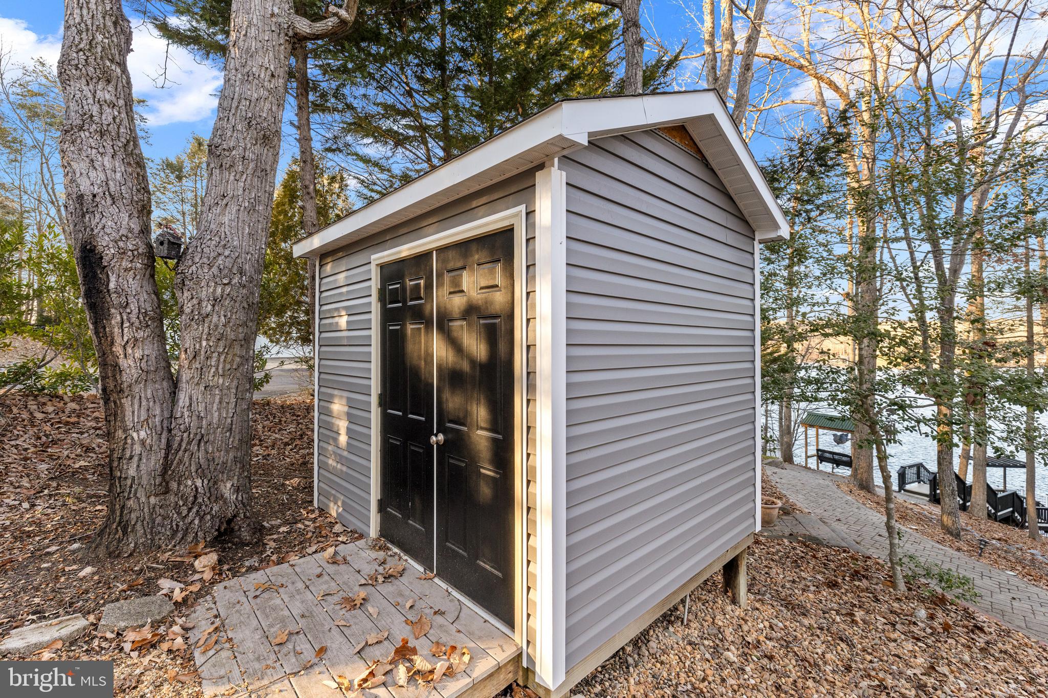 TALL PINES - Residential