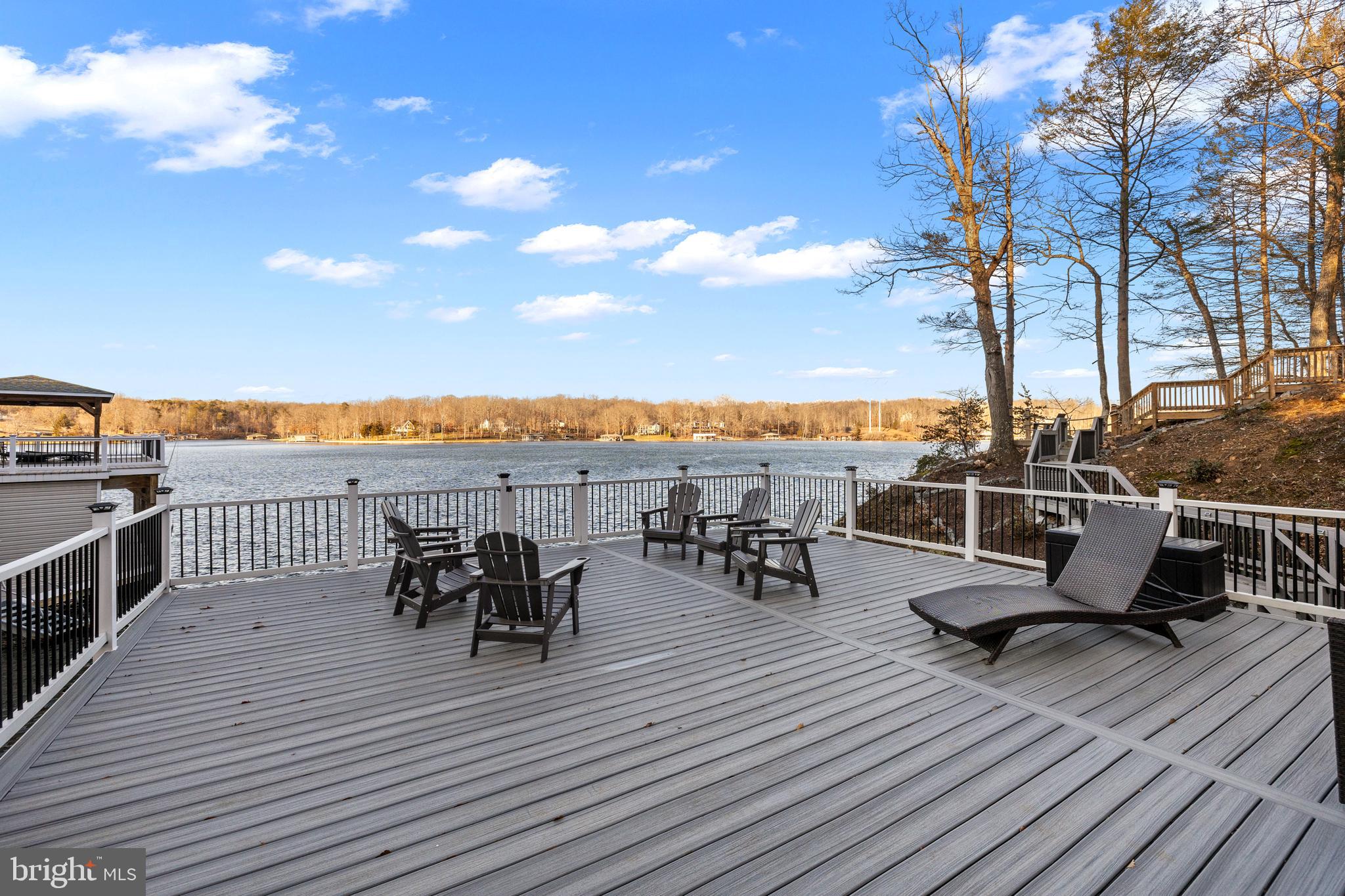 TALL PINES - Residential