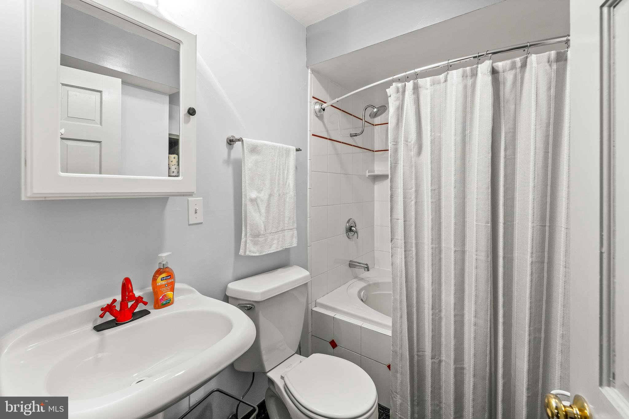 TALL PINES - Residential