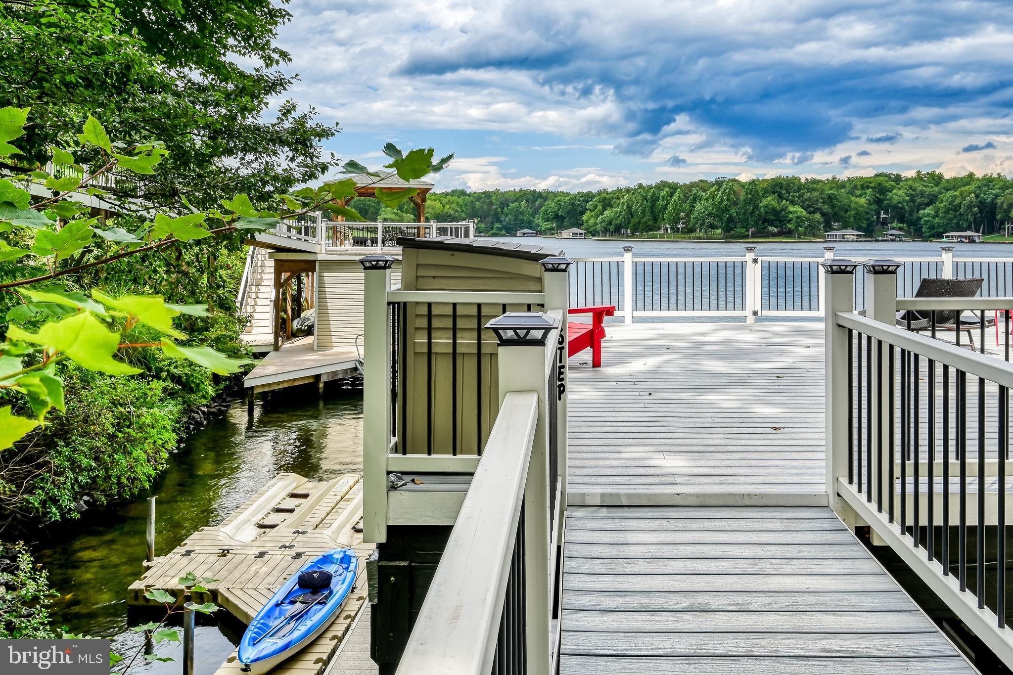 TALL PINES - Residential