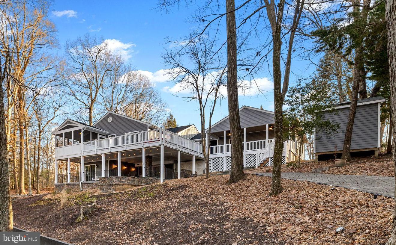 TALL PINES - Residential