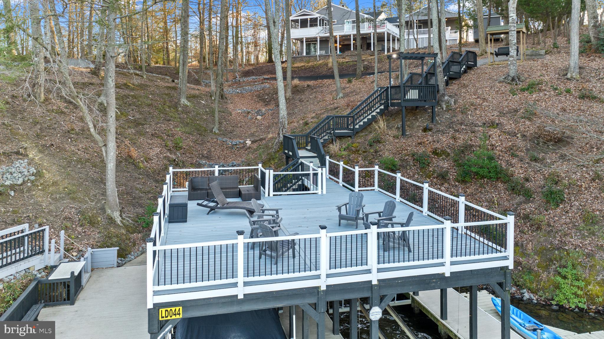 TALL PINES - Residential