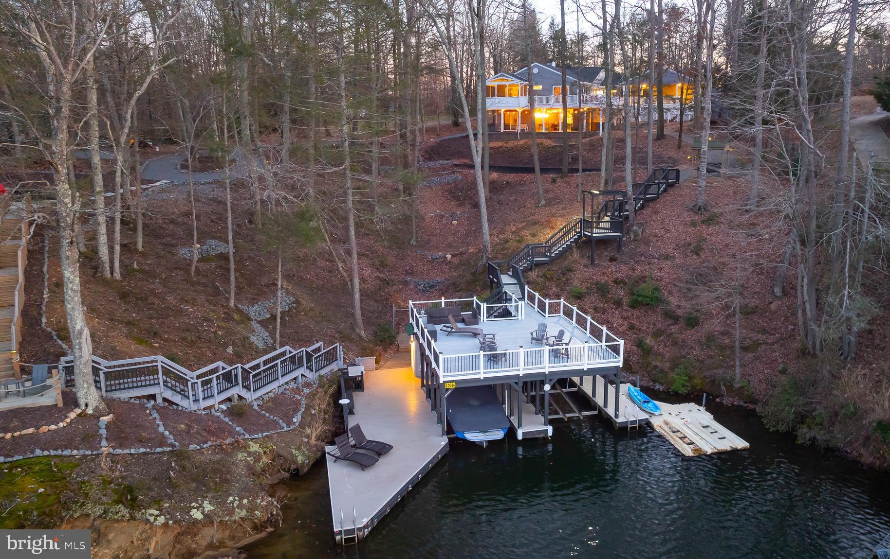 TALL PINES - Residential