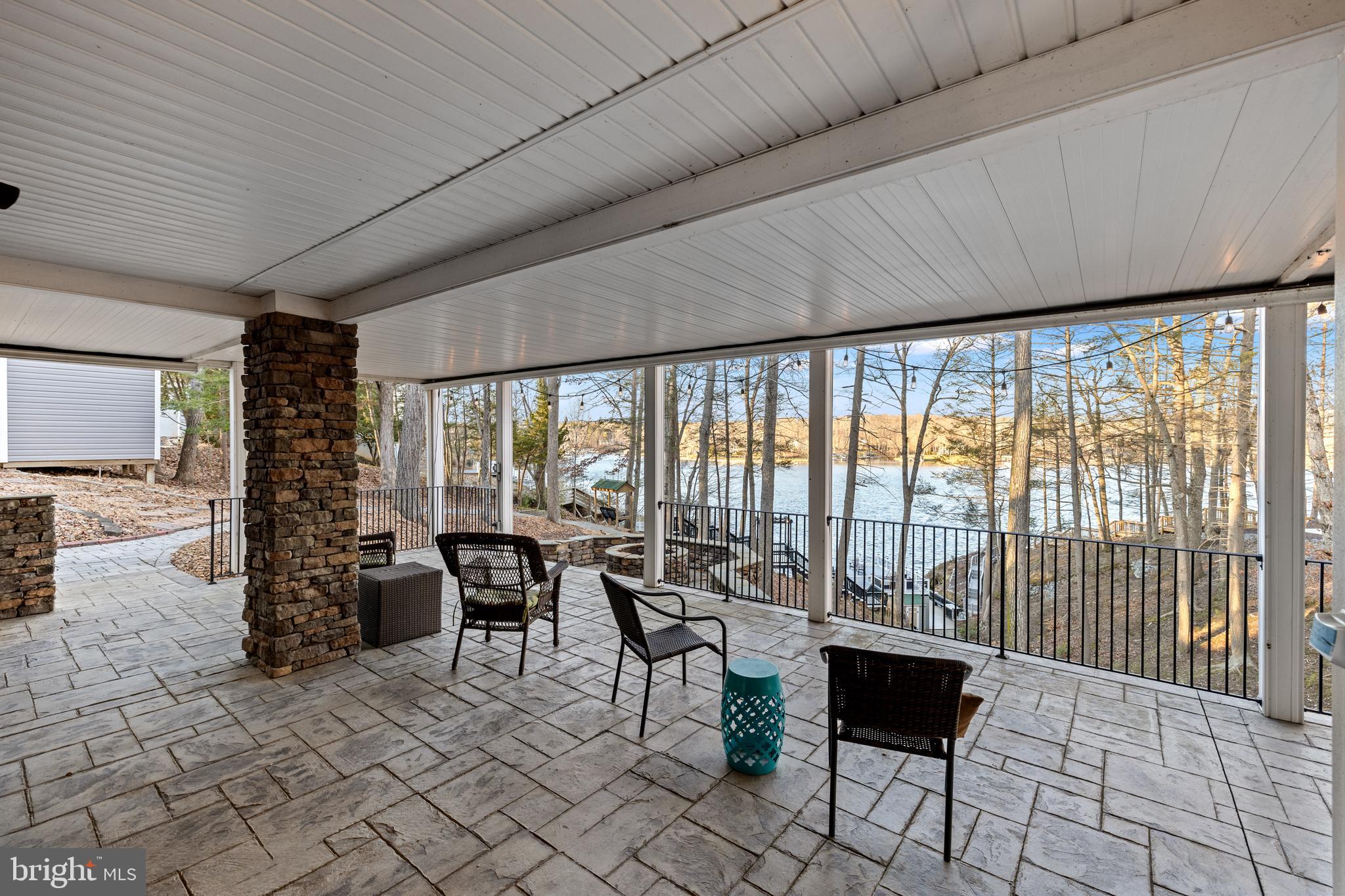 TALL PINES - Residential