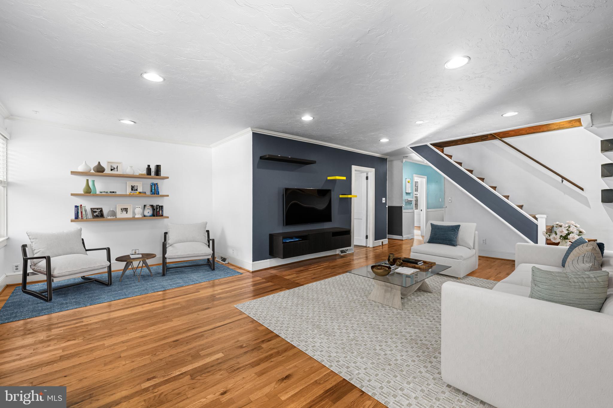 22 E TOLNA ROAD