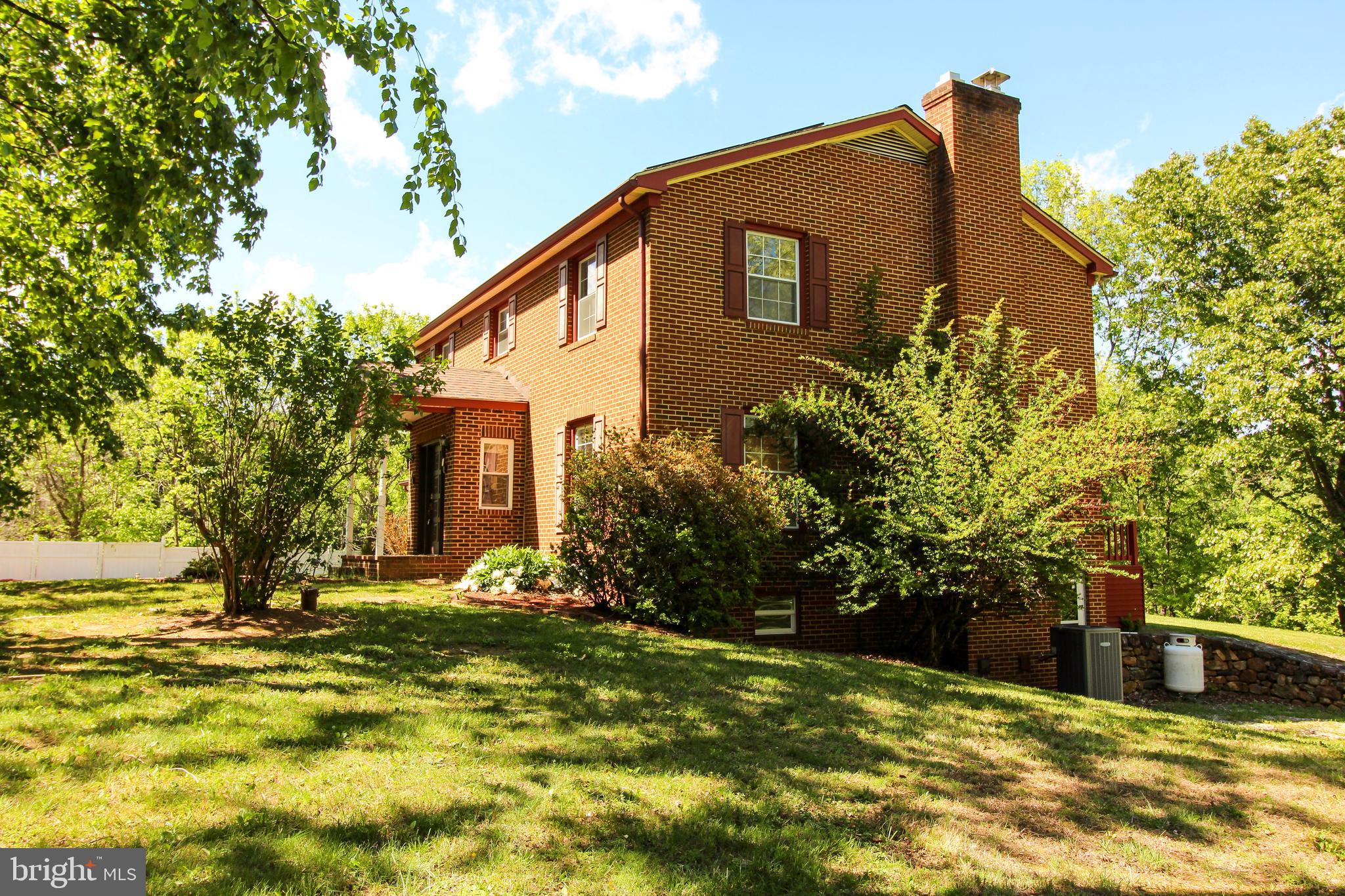 11 HICKORY LANE