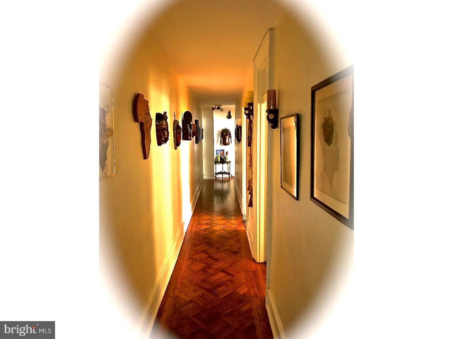 UNIVERSITY CITY - Residential Income