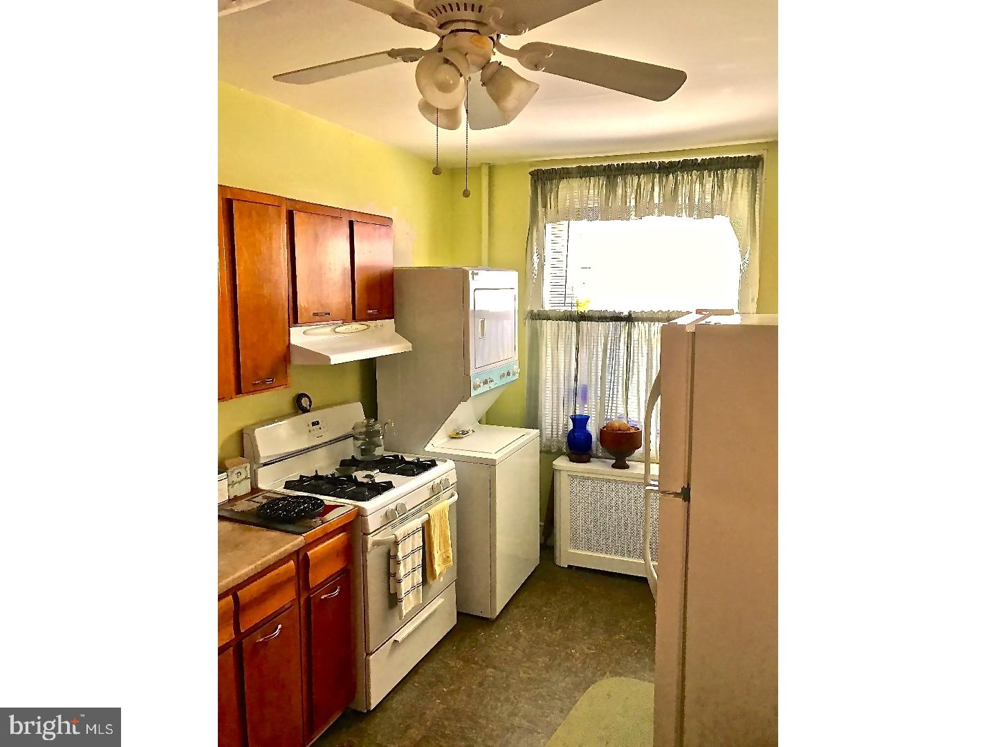 UNIVERSITY CITY - Residential Income