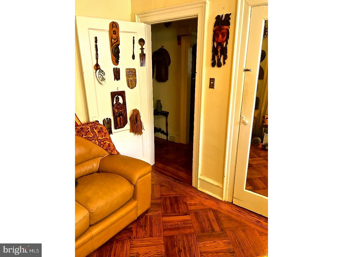 UNIVERSITY CITY - Residential Income