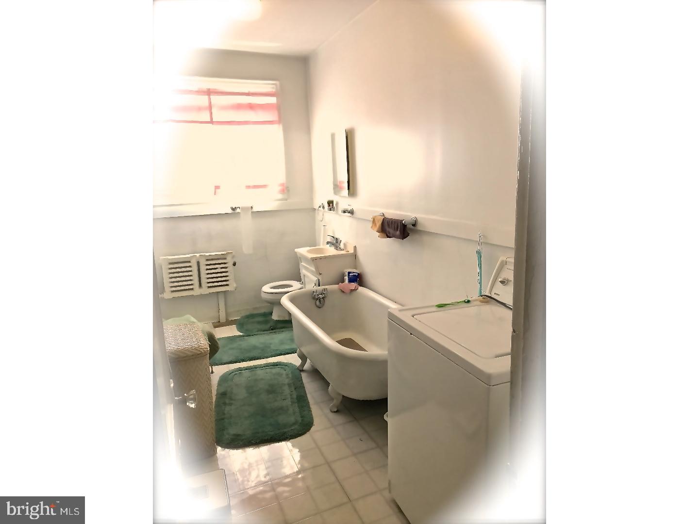 UNIVERSITY CITY - Residential Income