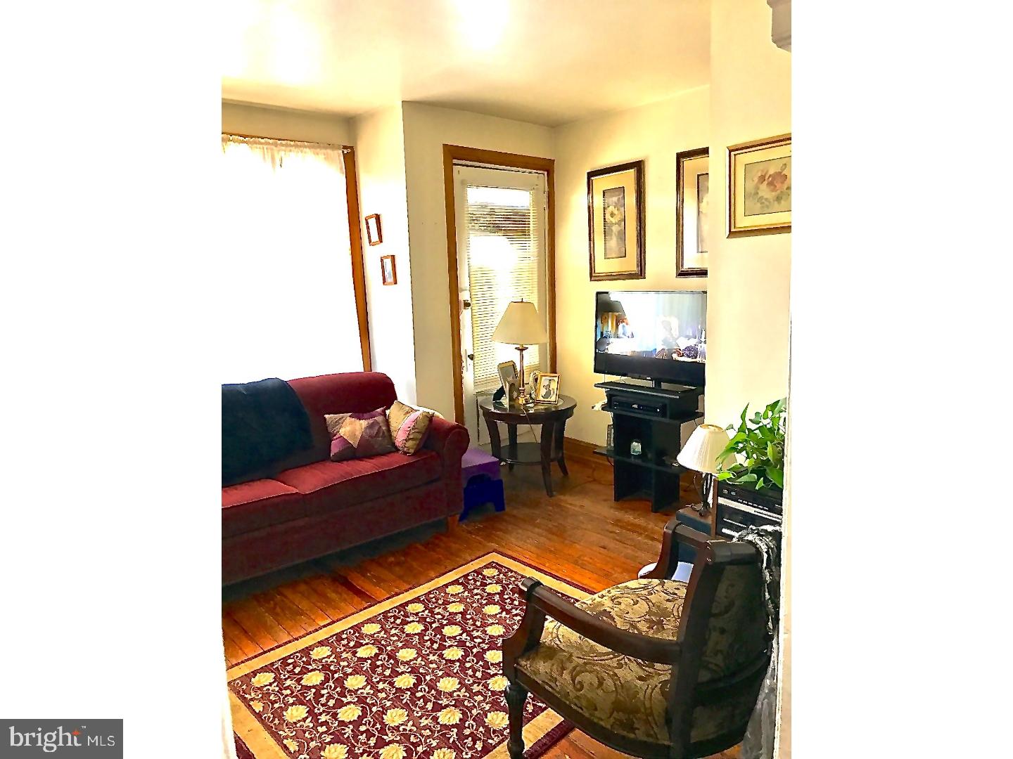 UNIVERSITY CITY - Residential Income