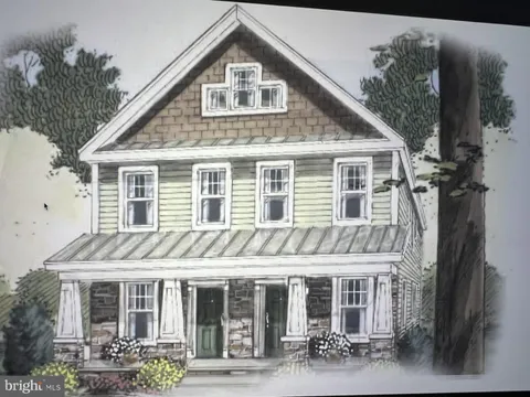 240 Blue Ridge Ave, Front Royal, VA MLS: VAWR2010712