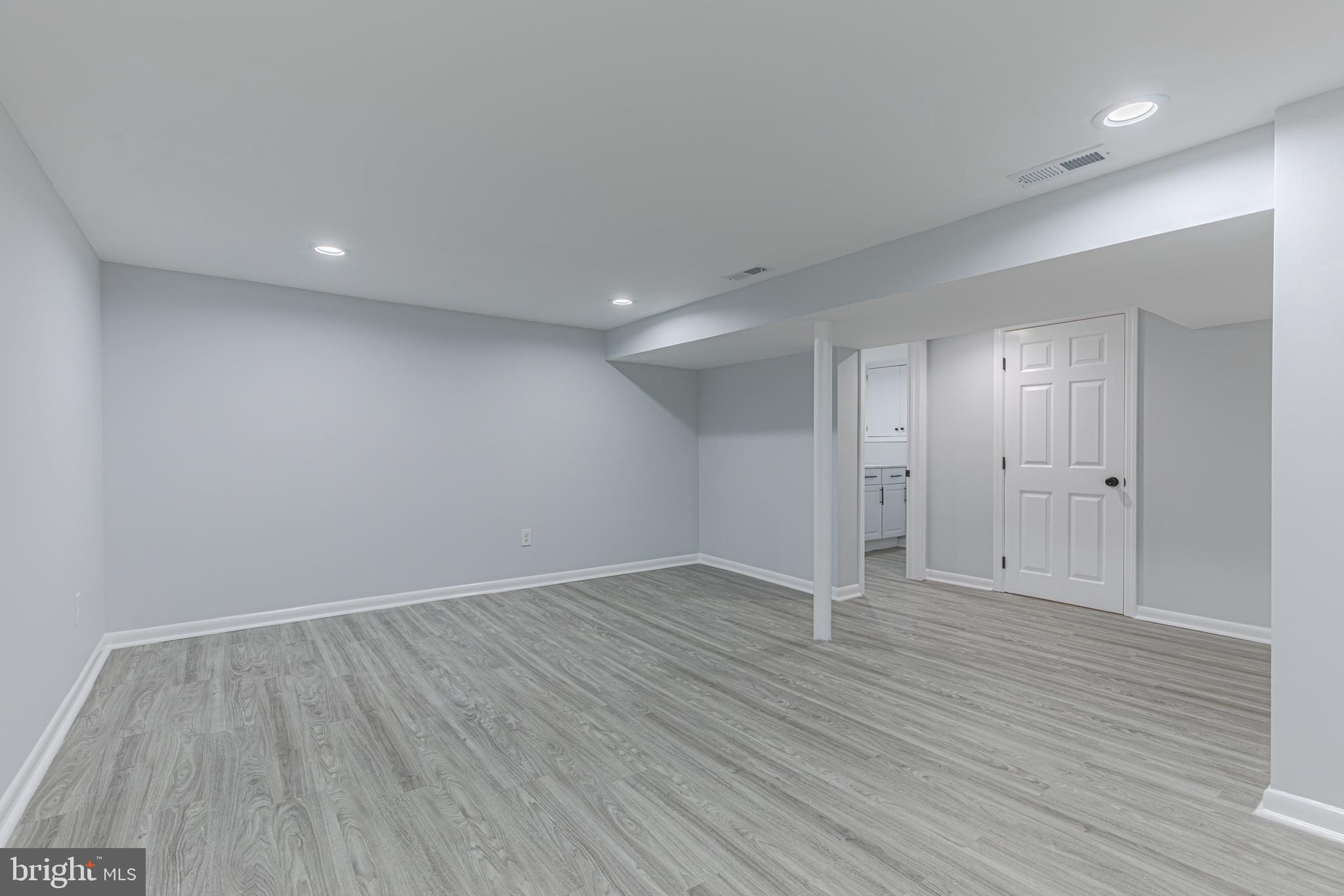 LANDOVER HILLS - Residential