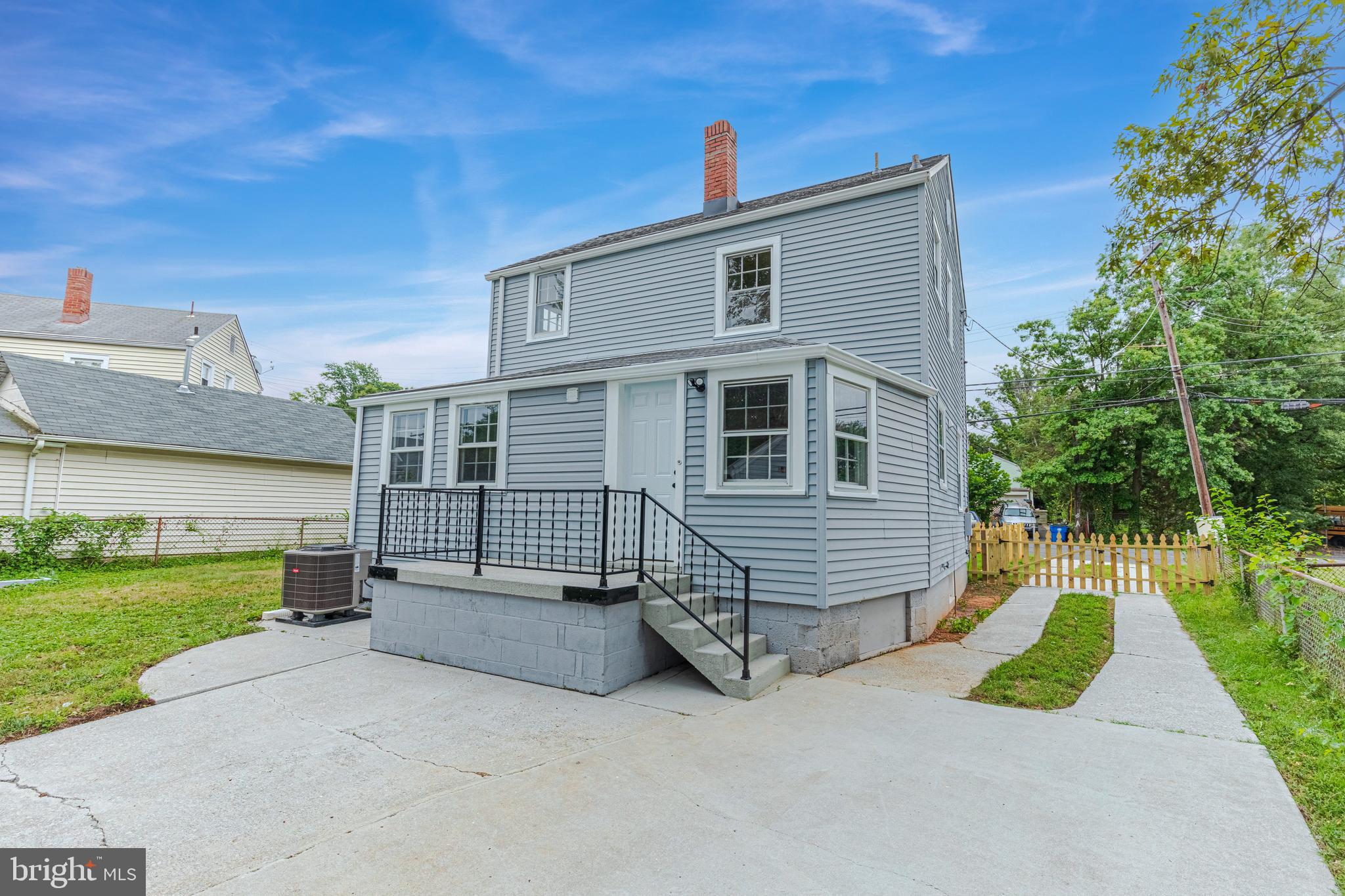 LANDOVER HILLS - Residential