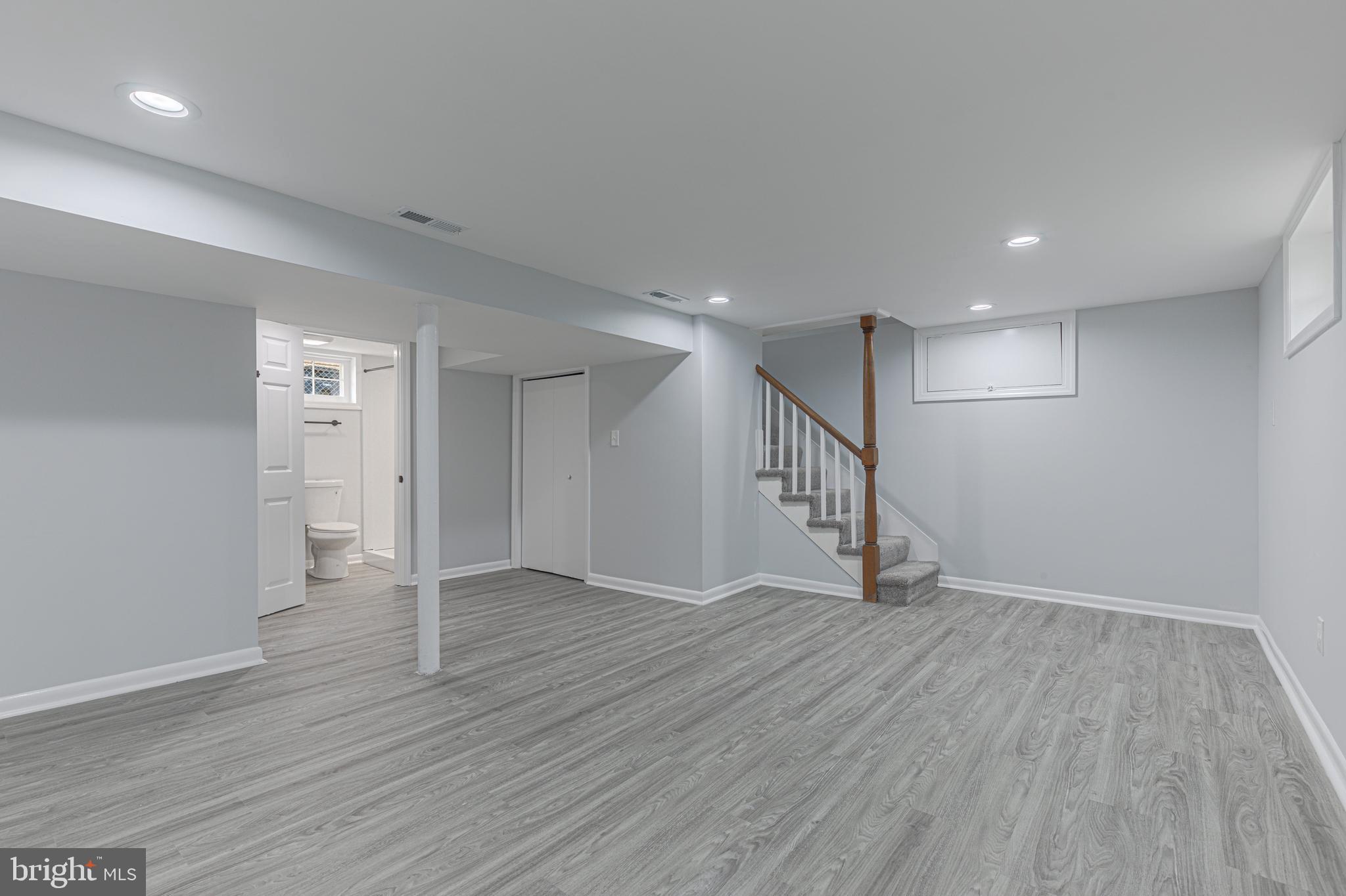 LANDOVER HILLS - Residential