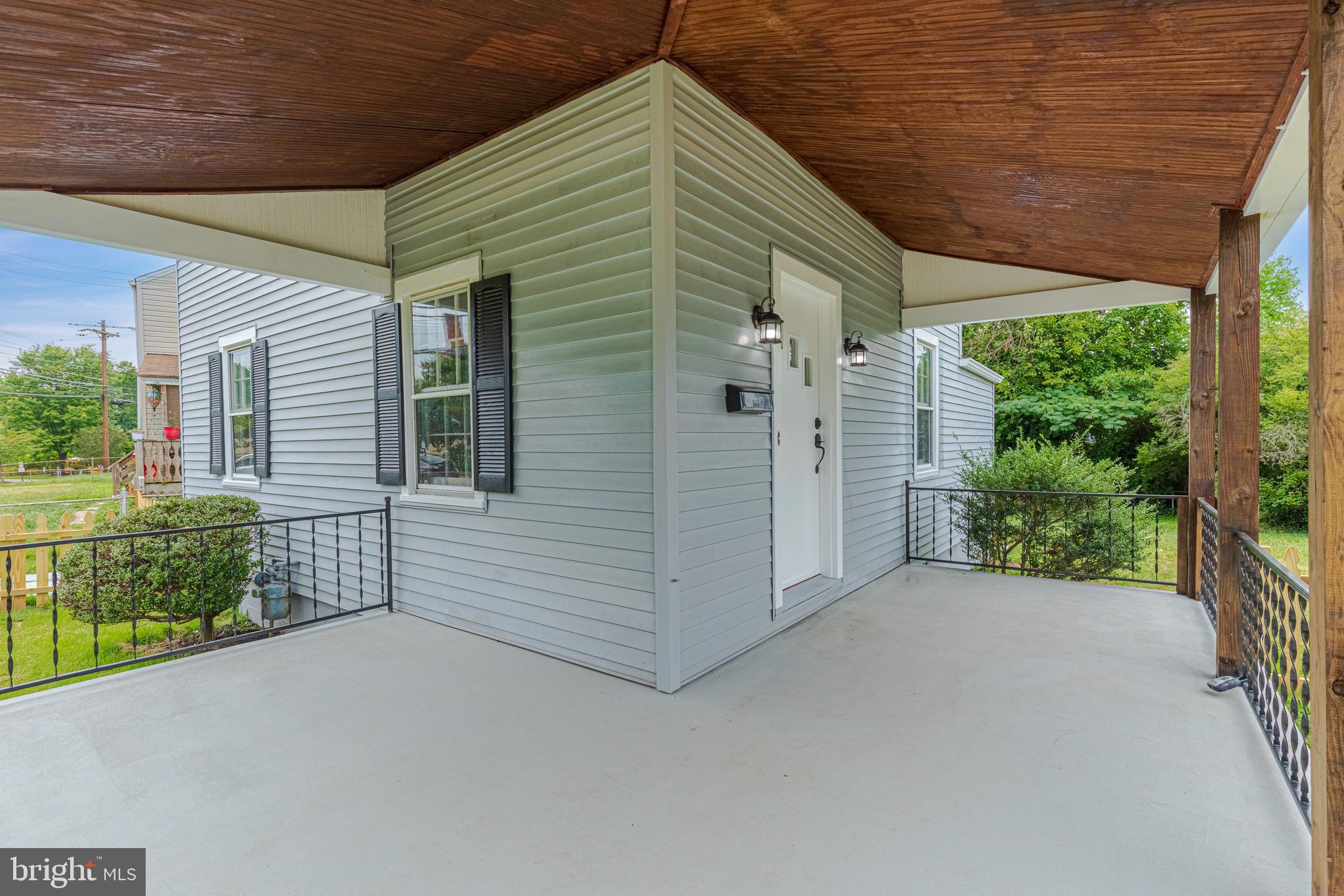 LANDOVER HILLS - Residential