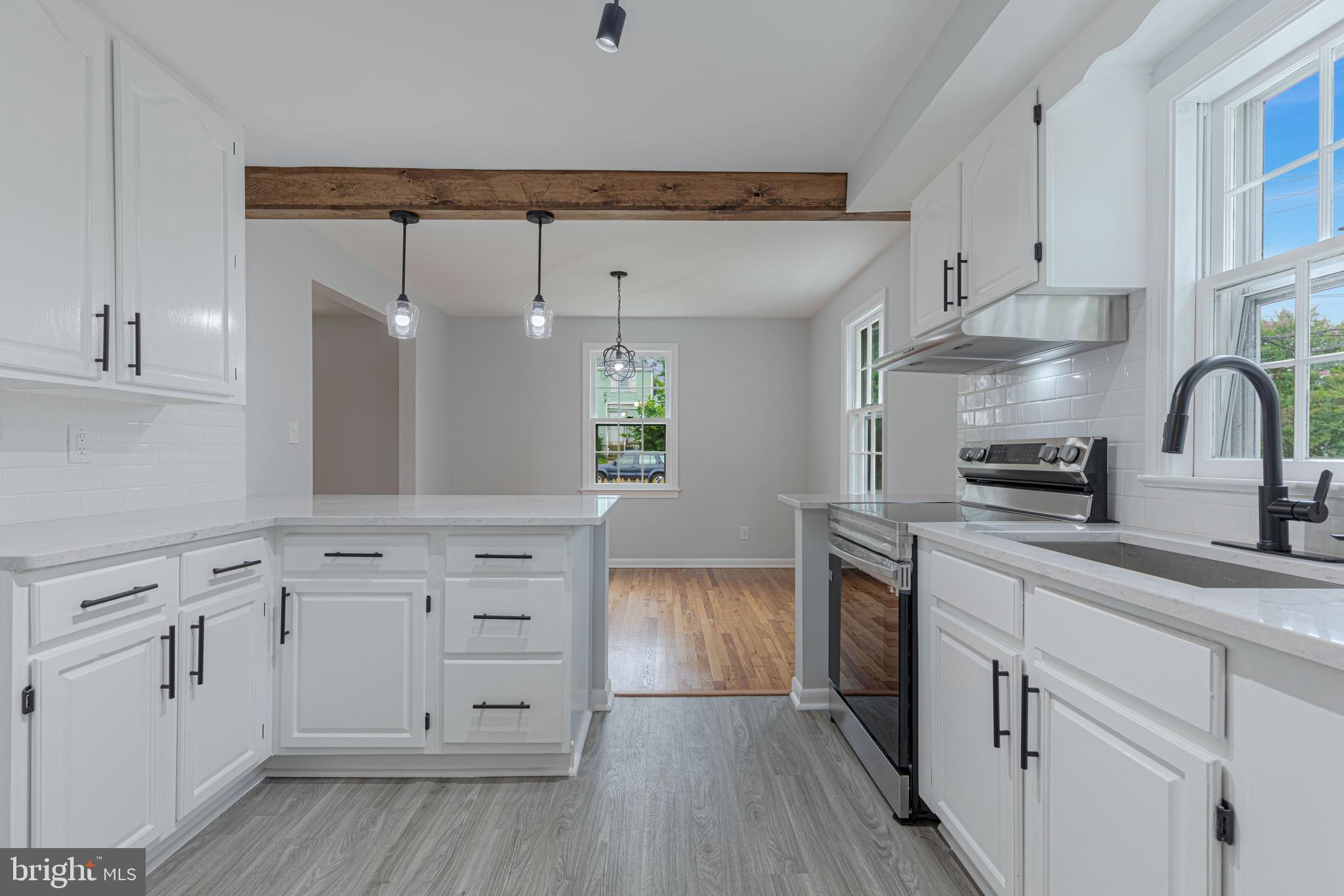 LANDOVER HILLS - Residential