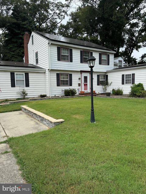 Homes For Sale - 4 S Grove Street<br/> CARNEYS POINT, NJ 08069