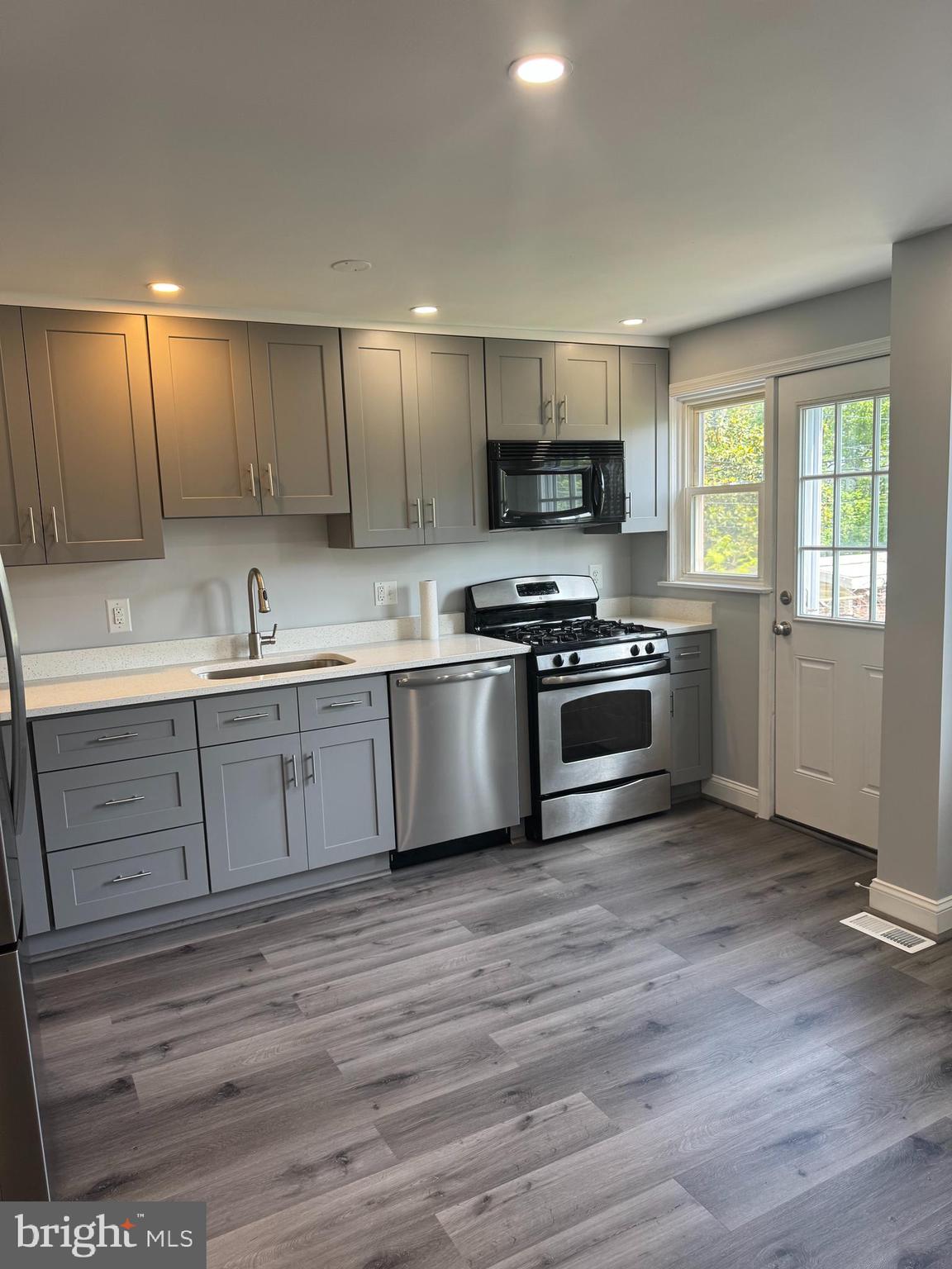 GREEKTOWN - Residential Lease
