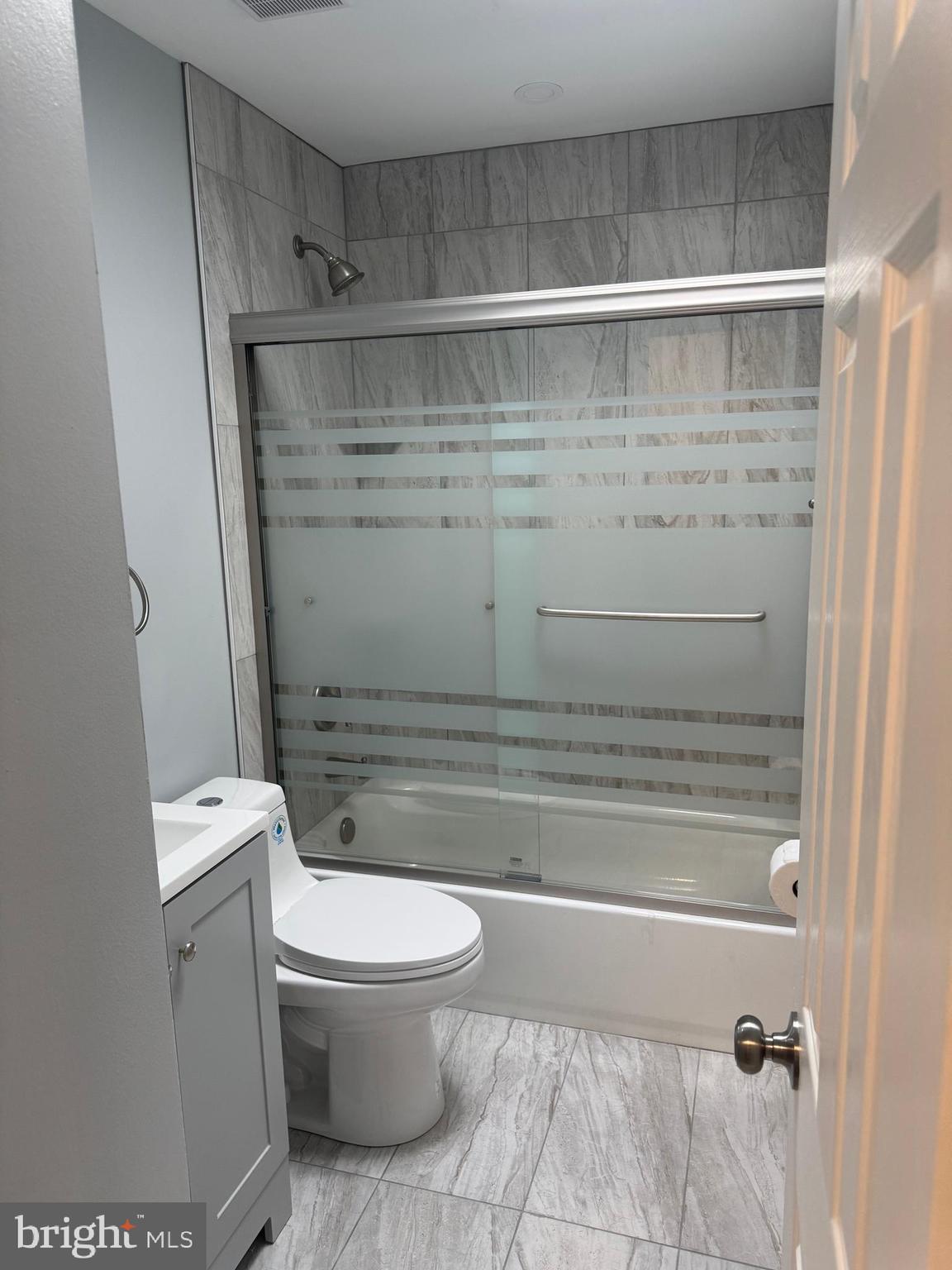 GREEKTOWN - Residential Lease