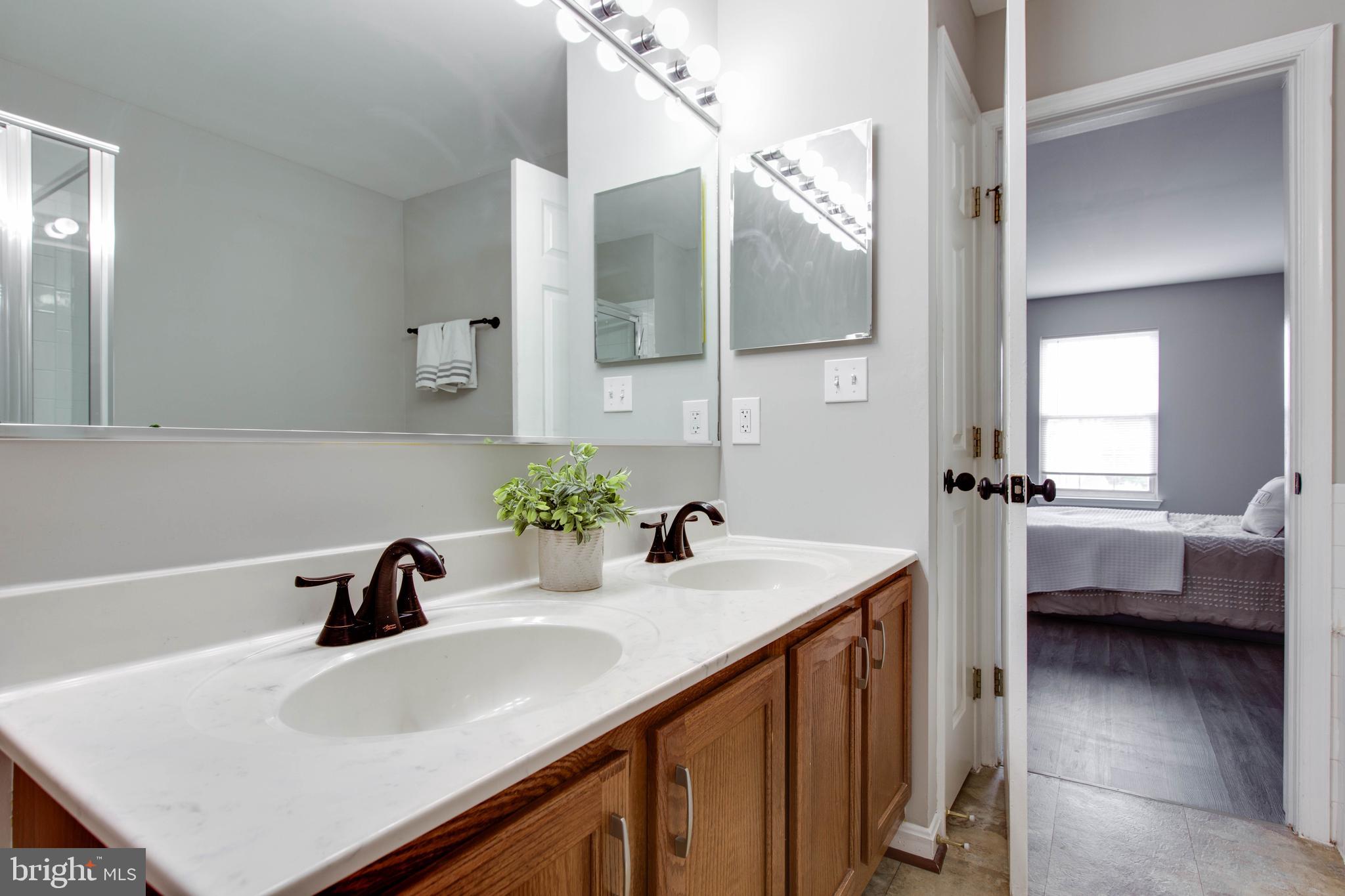 SEVEN OAKS - Residential Lease