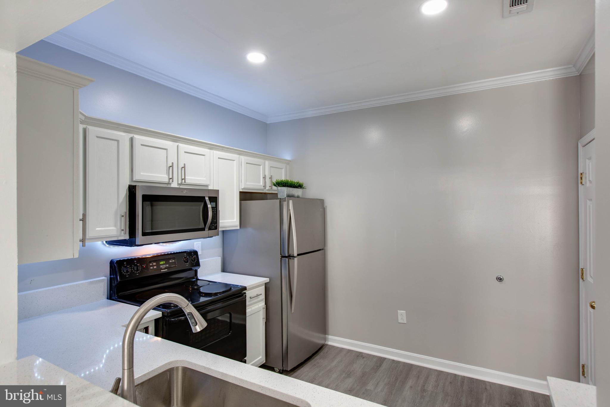 SEVEN OAKS - Residential Lease