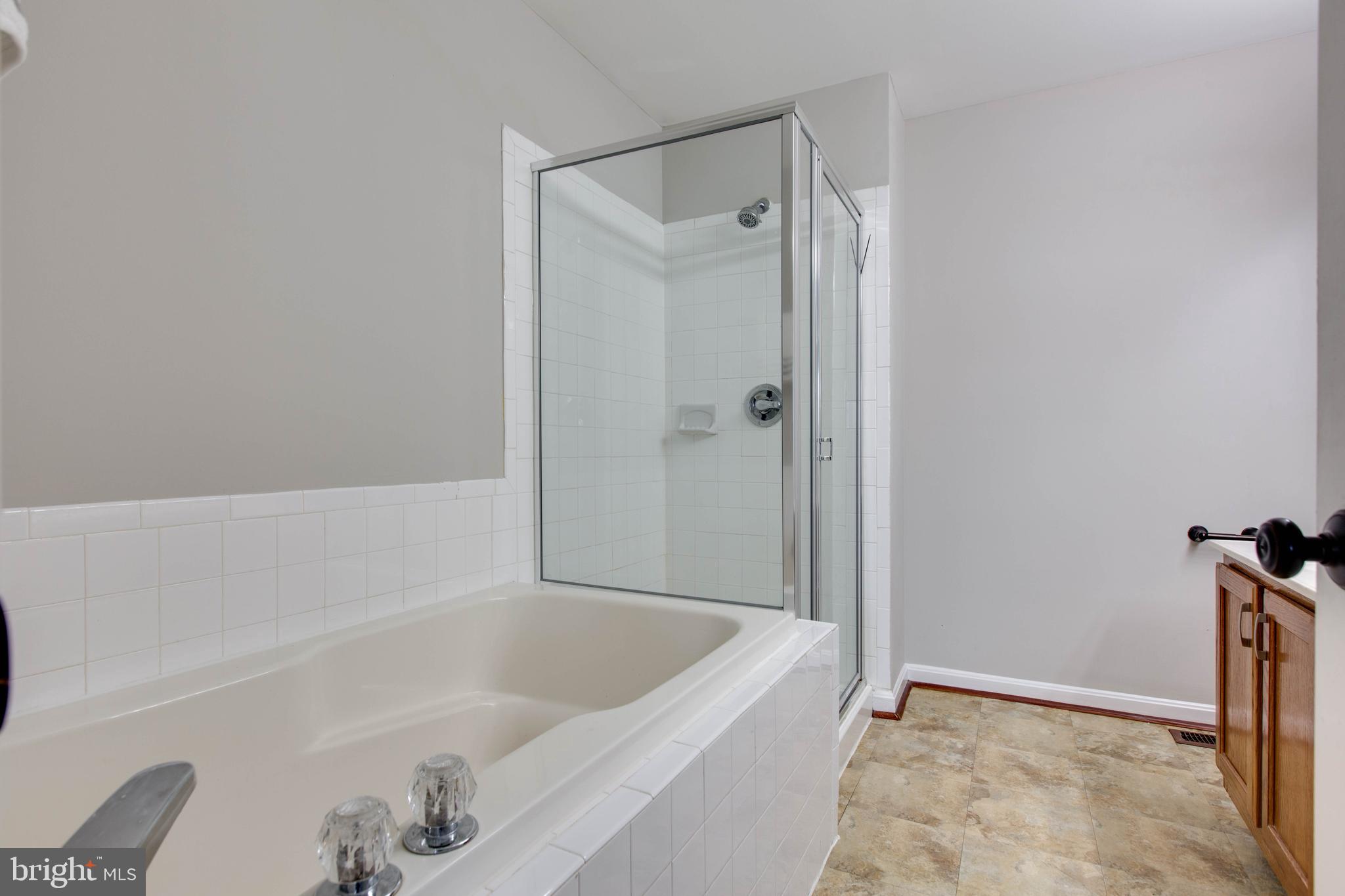 SEVEN OAKS - Residential Lease