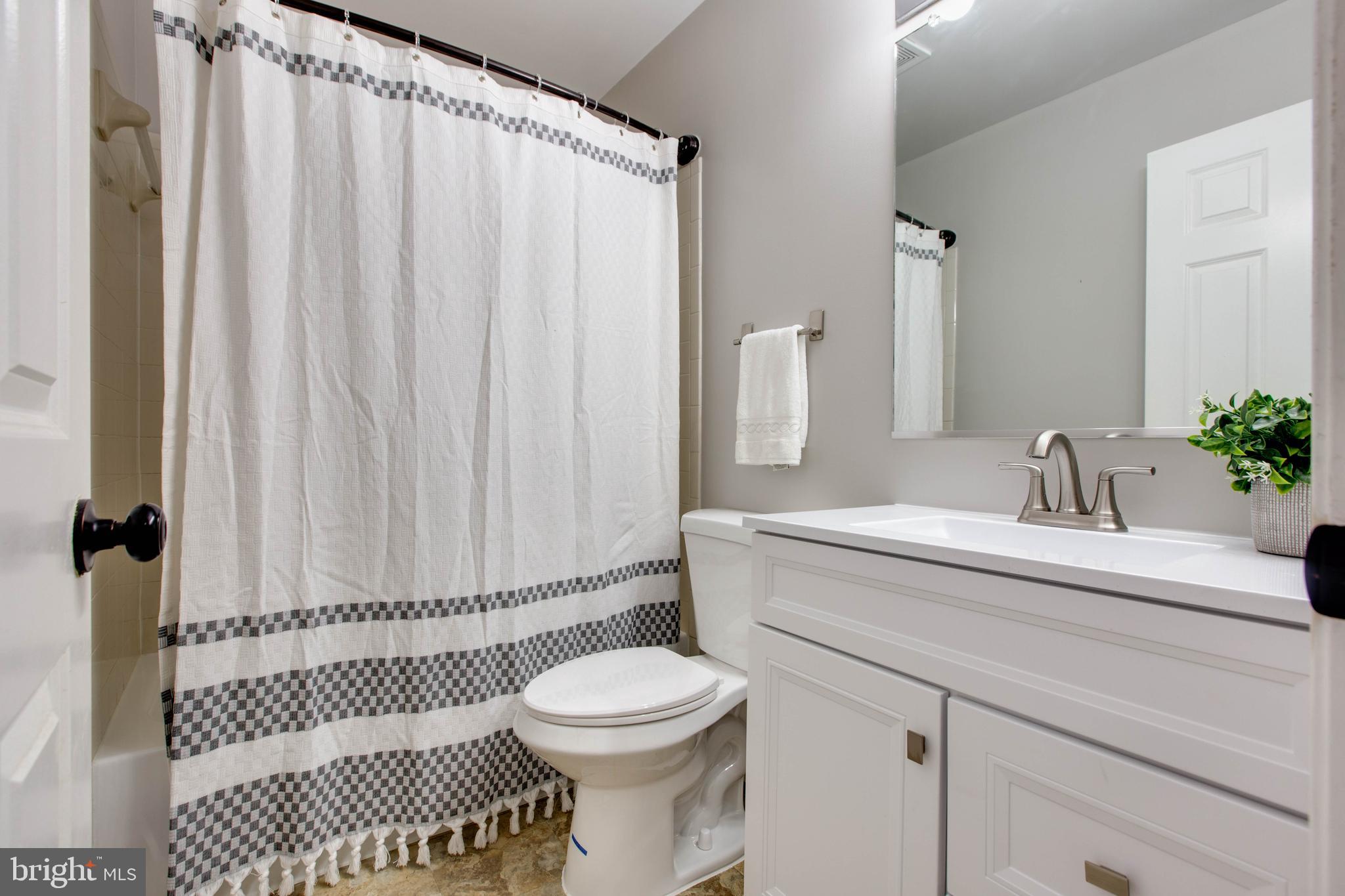 SEVEN OAKS - Residential Lease