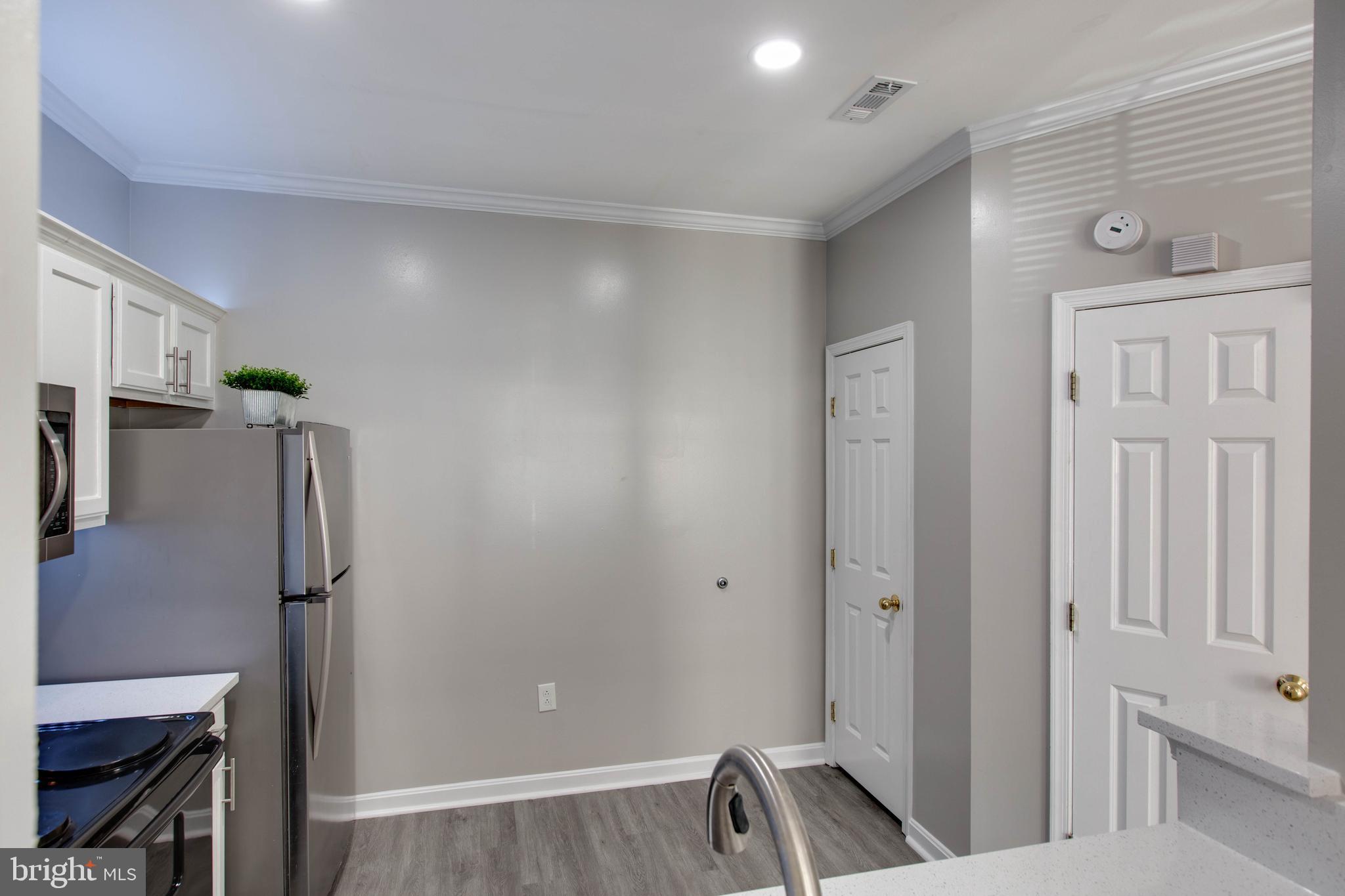 SEVEN OAKS - Residential Lease